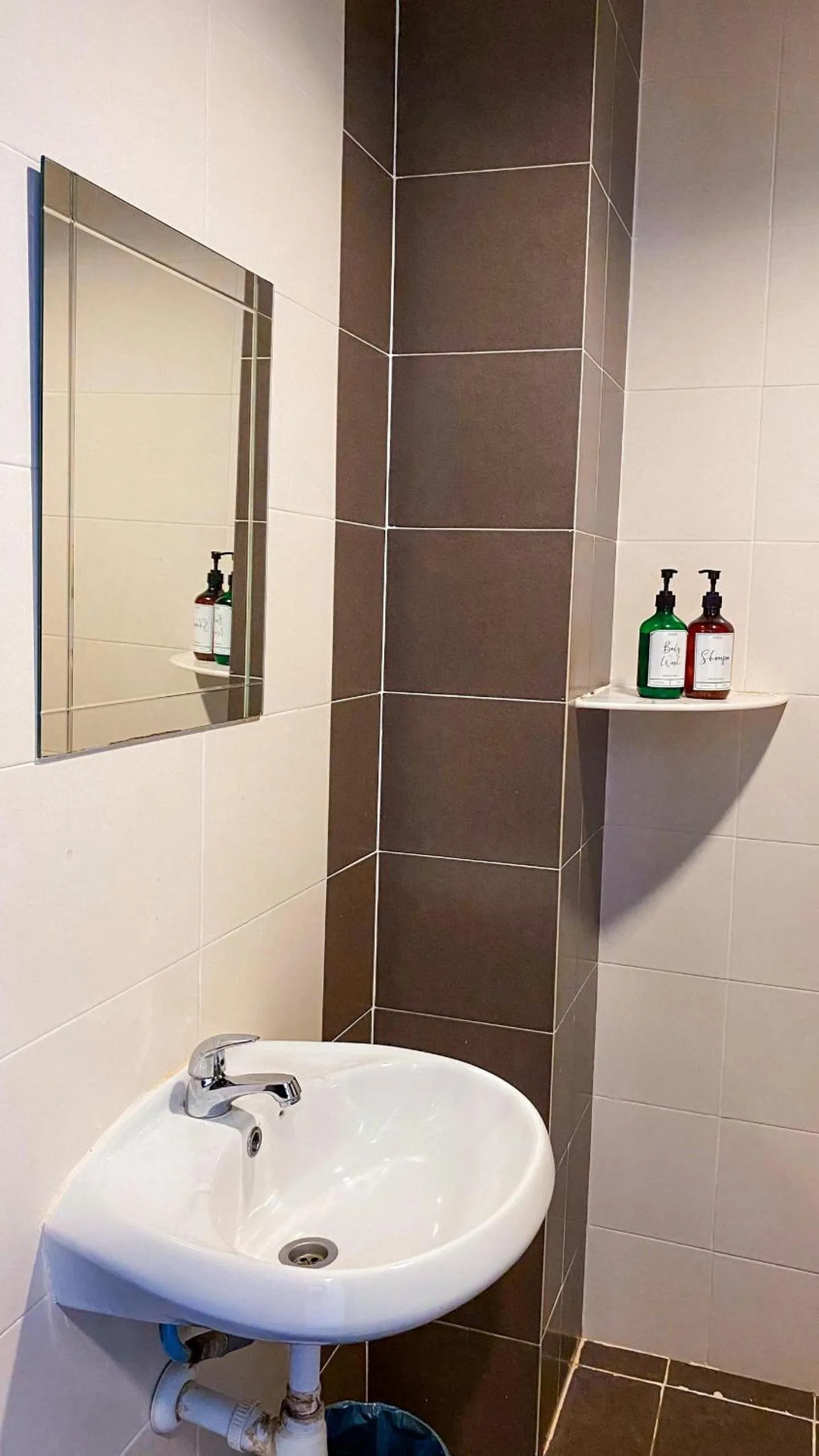 Queenspark Lovita Hotel