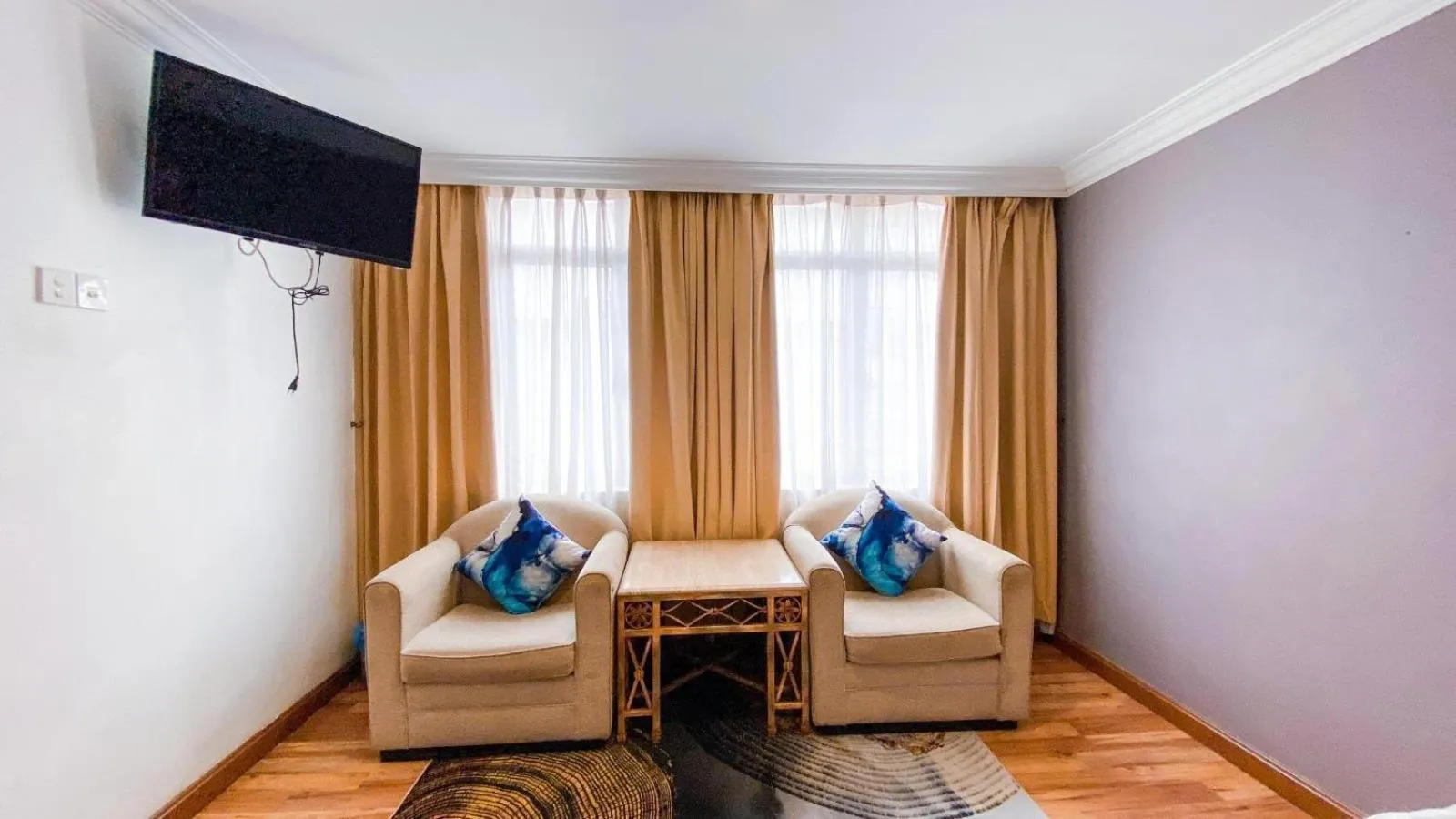 Queenspark Lovita Hotel