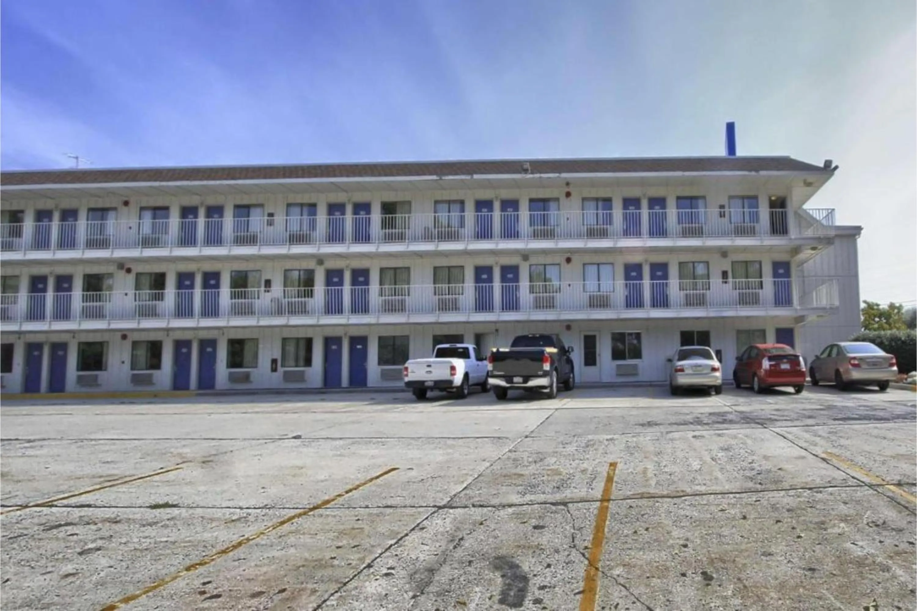 Facade/entrance in Cumberland Inn By OYO New Cumberland-Hershey South