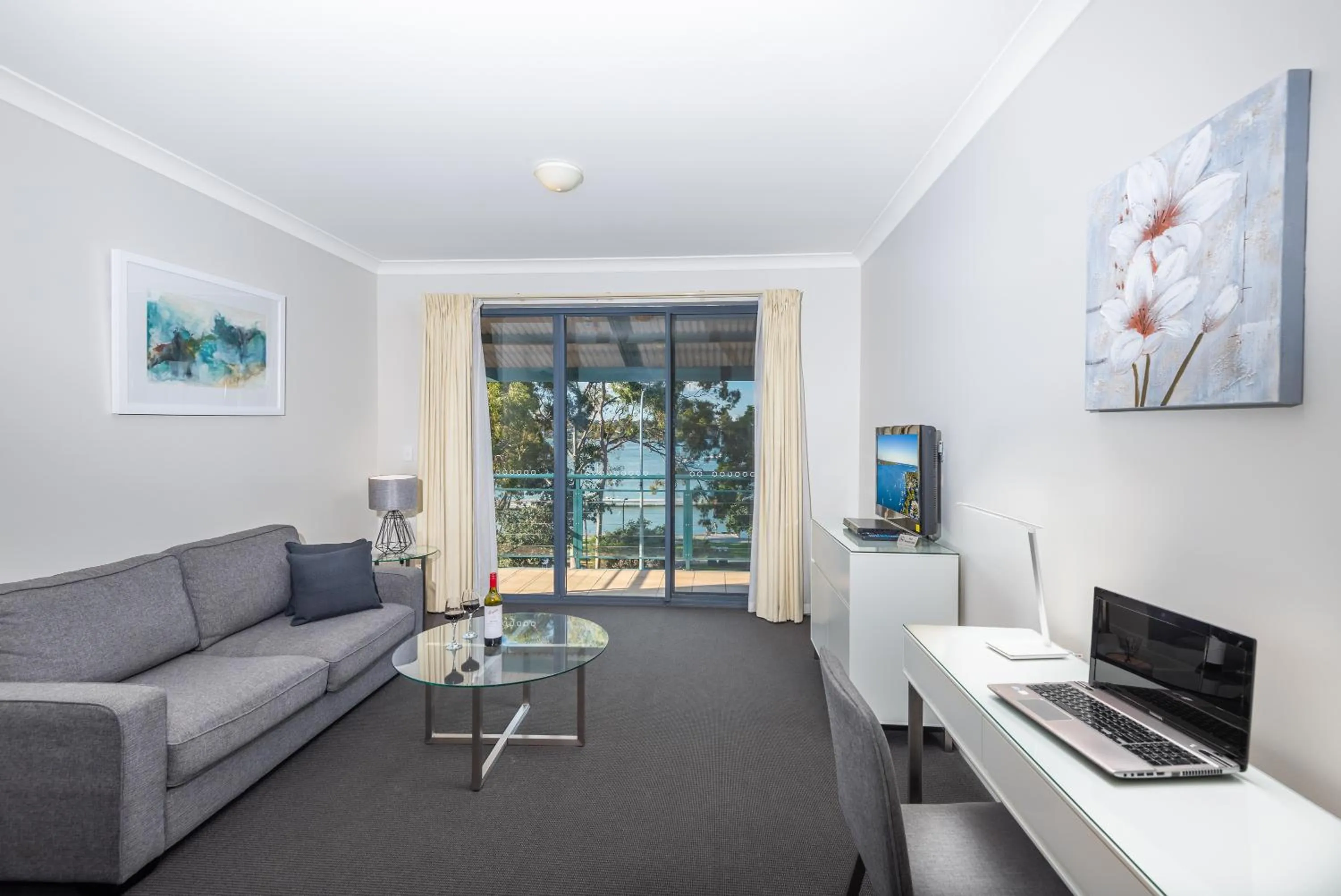 TV and multimedia in The Brighton Apartments