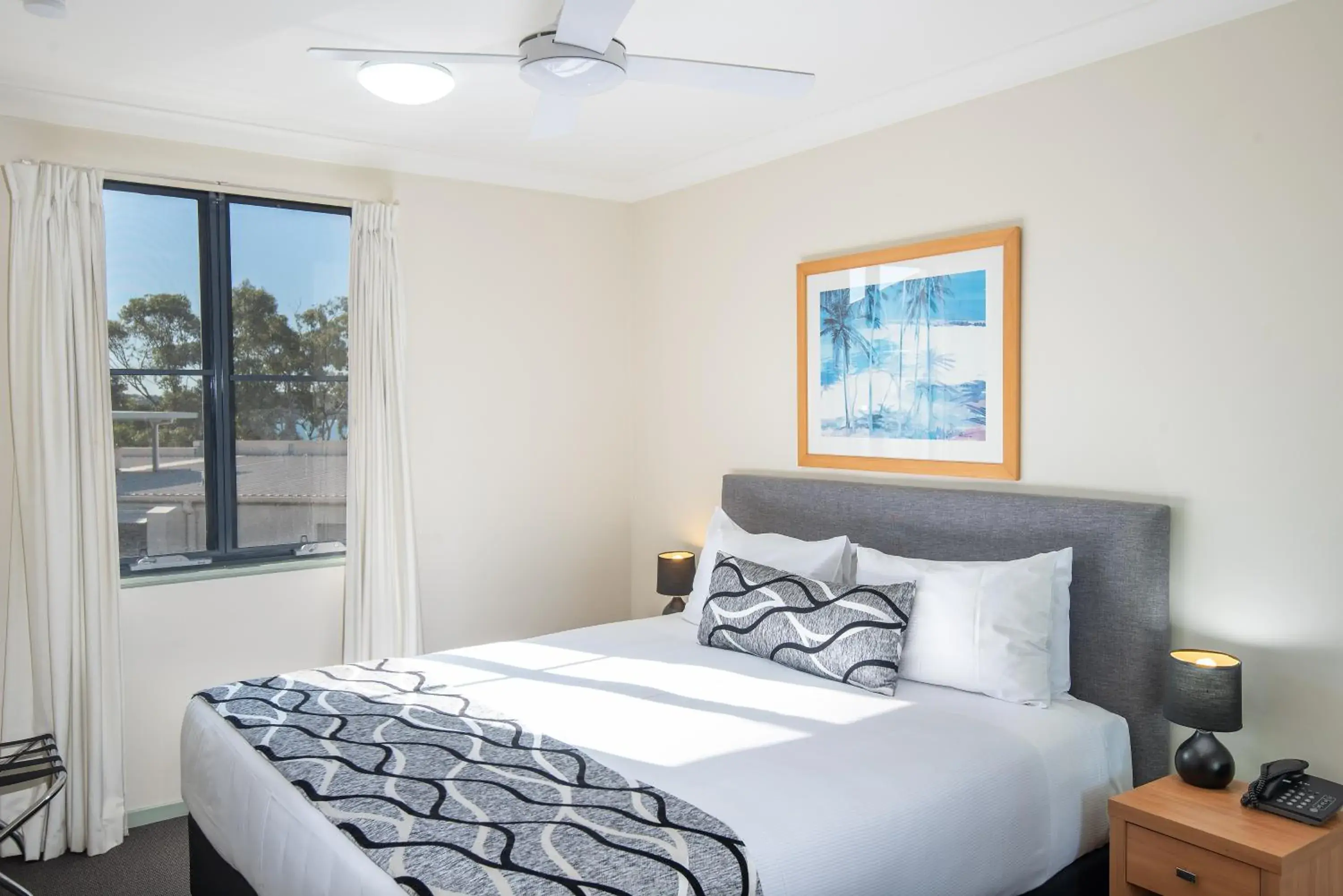 One Bedroom Lakeview Apartment in The Brighton Apartments One Bedroom Lakeview Apartment in The Brighton Apartments