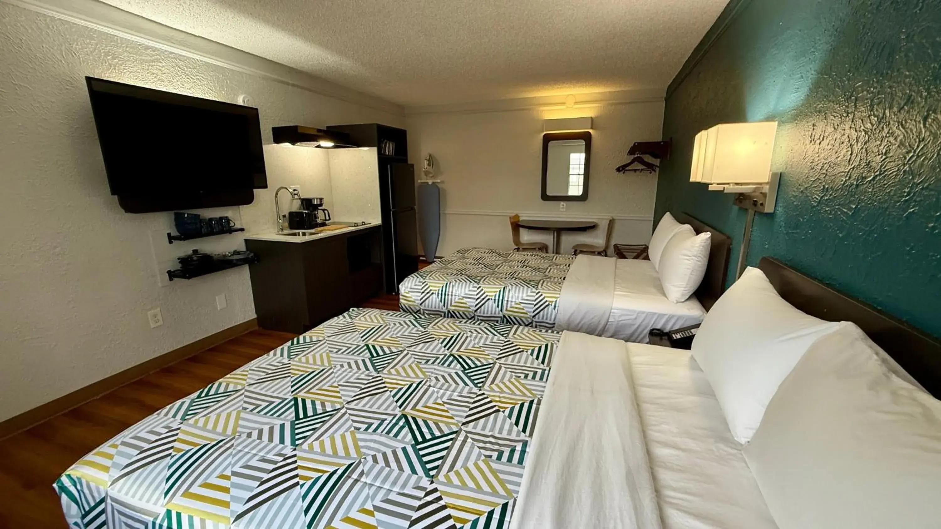 2 Full Bed Non Smoking Kitchen in Studio 6 Beaumont, TX 2 Full Bed Non Smoking Kitchen in Studio 6 Beaumont, TX