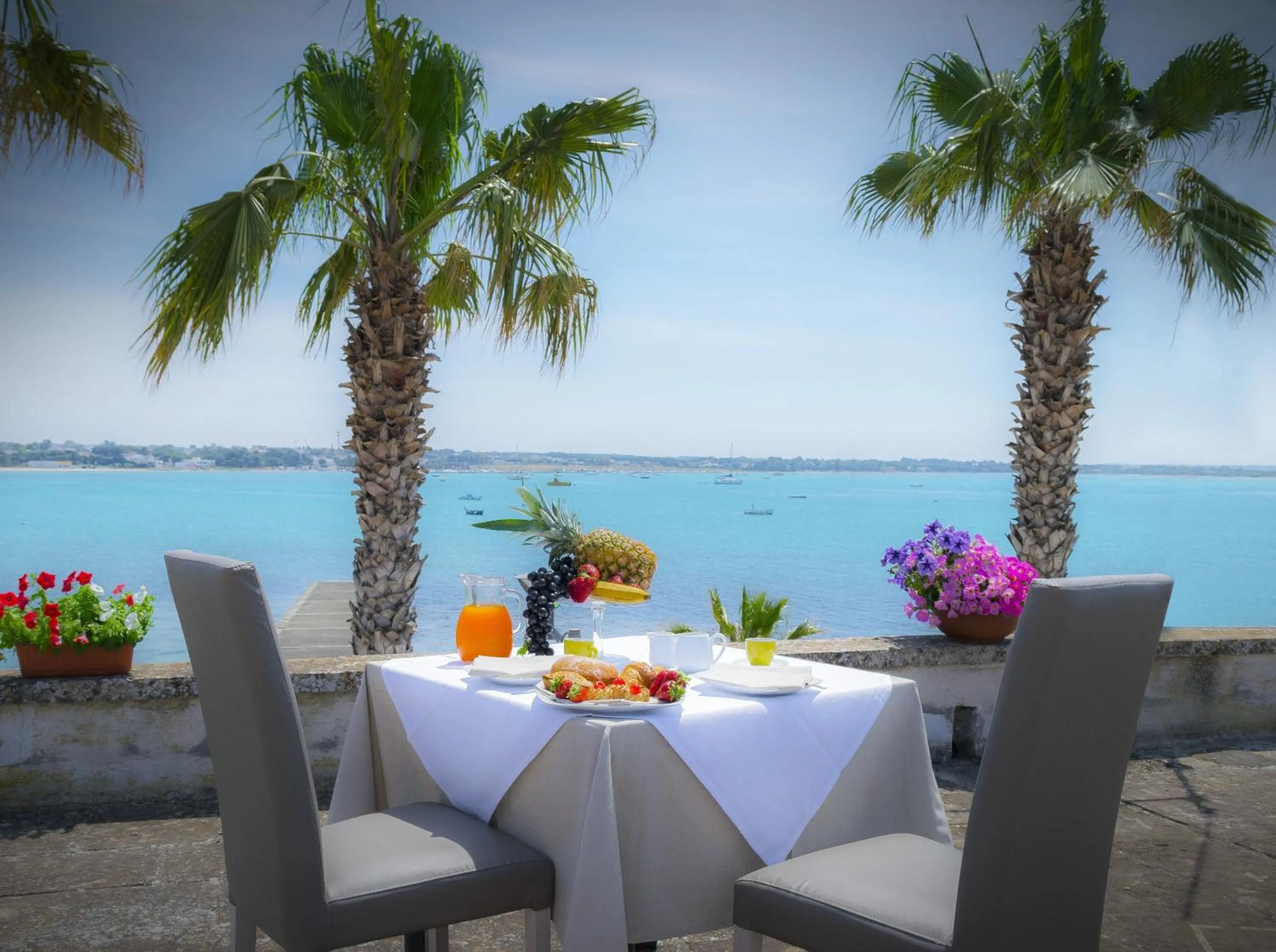 Restaurant/places to eat in Acquamarina B&b