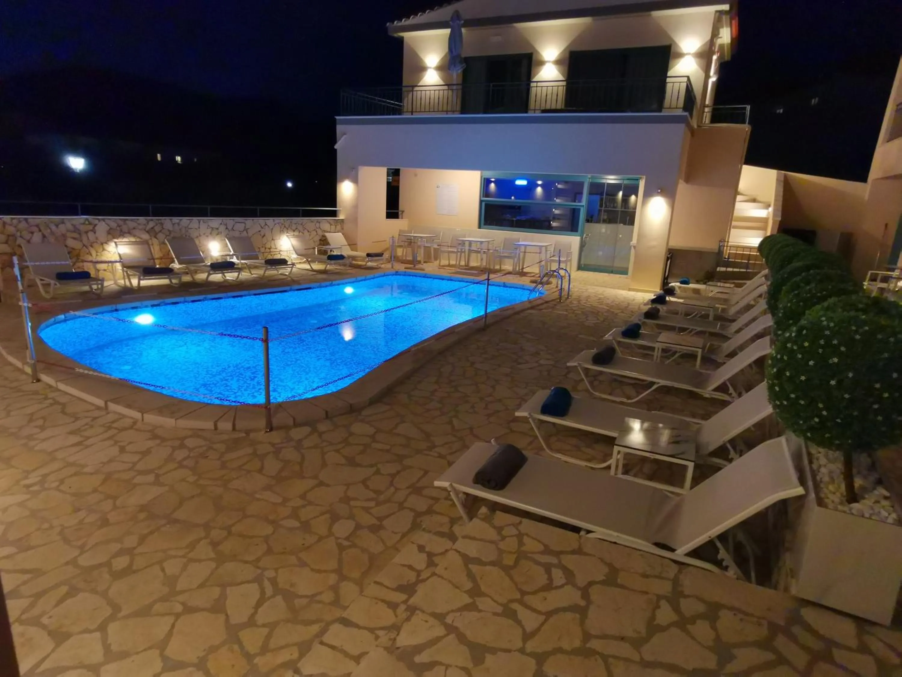 Restaurant/places to eat in Anemos Villas