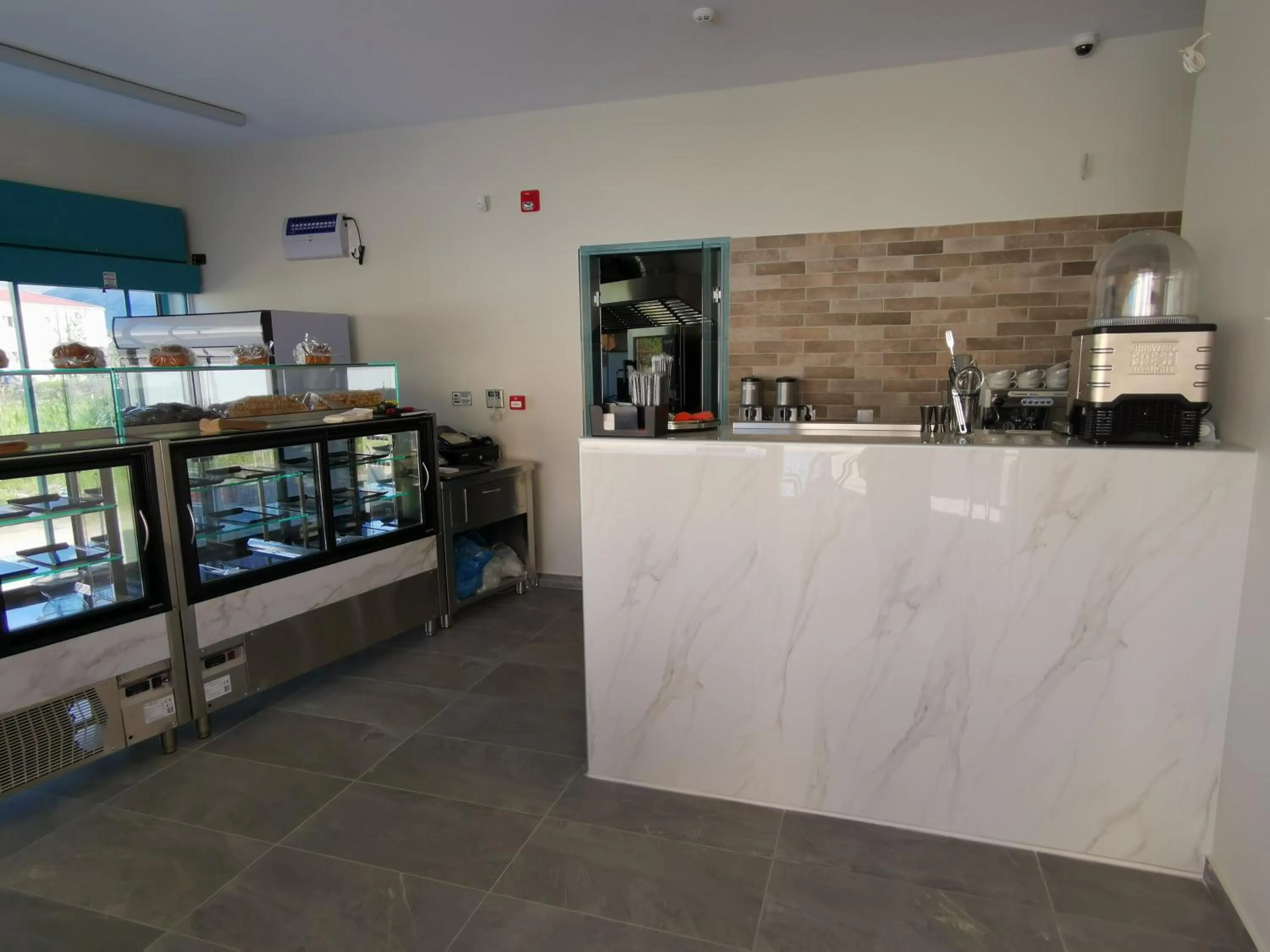 Restaurant/places to eat in Anemos Villas