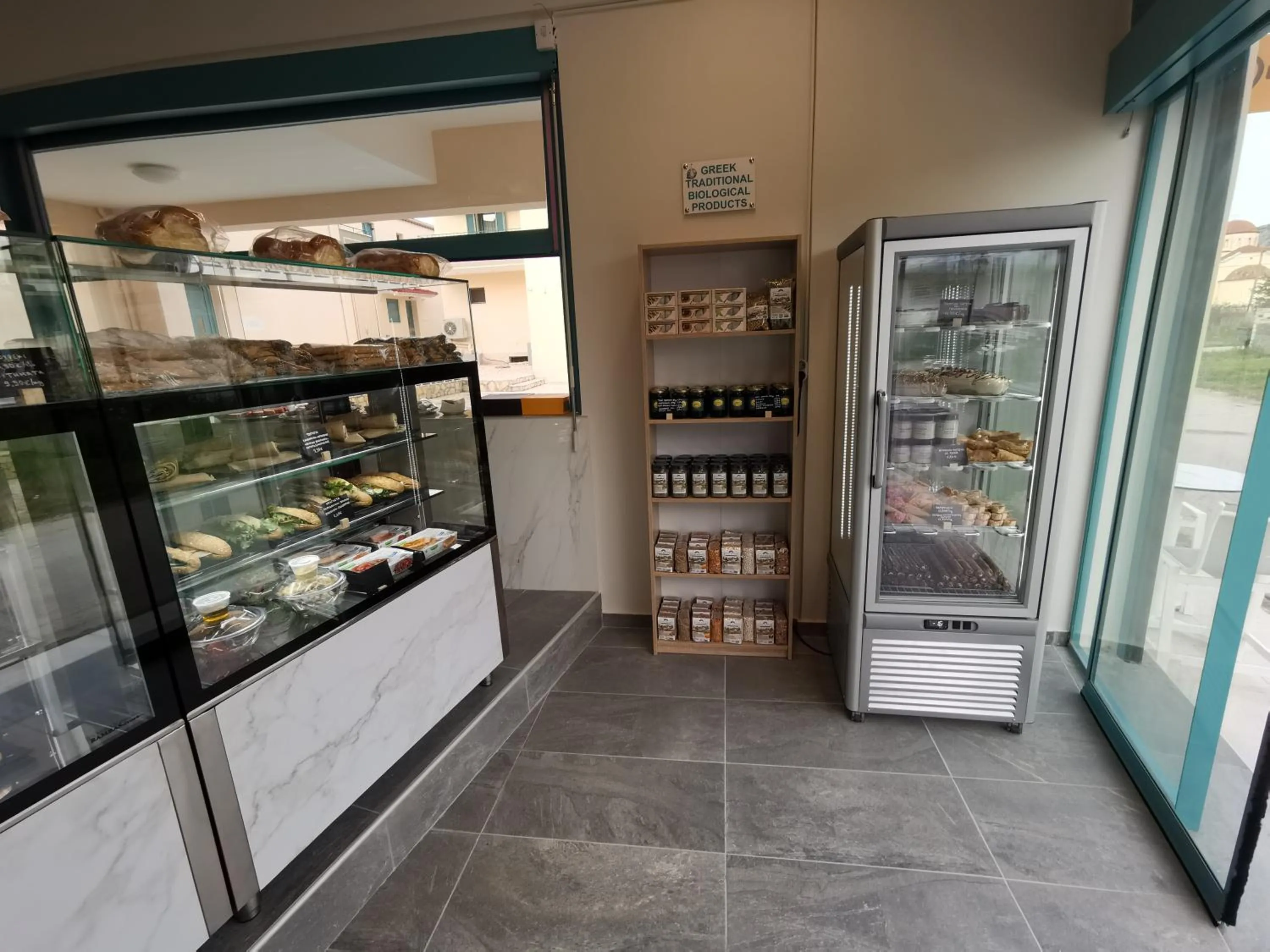 Restaurant/places to eat in Anemos Villas