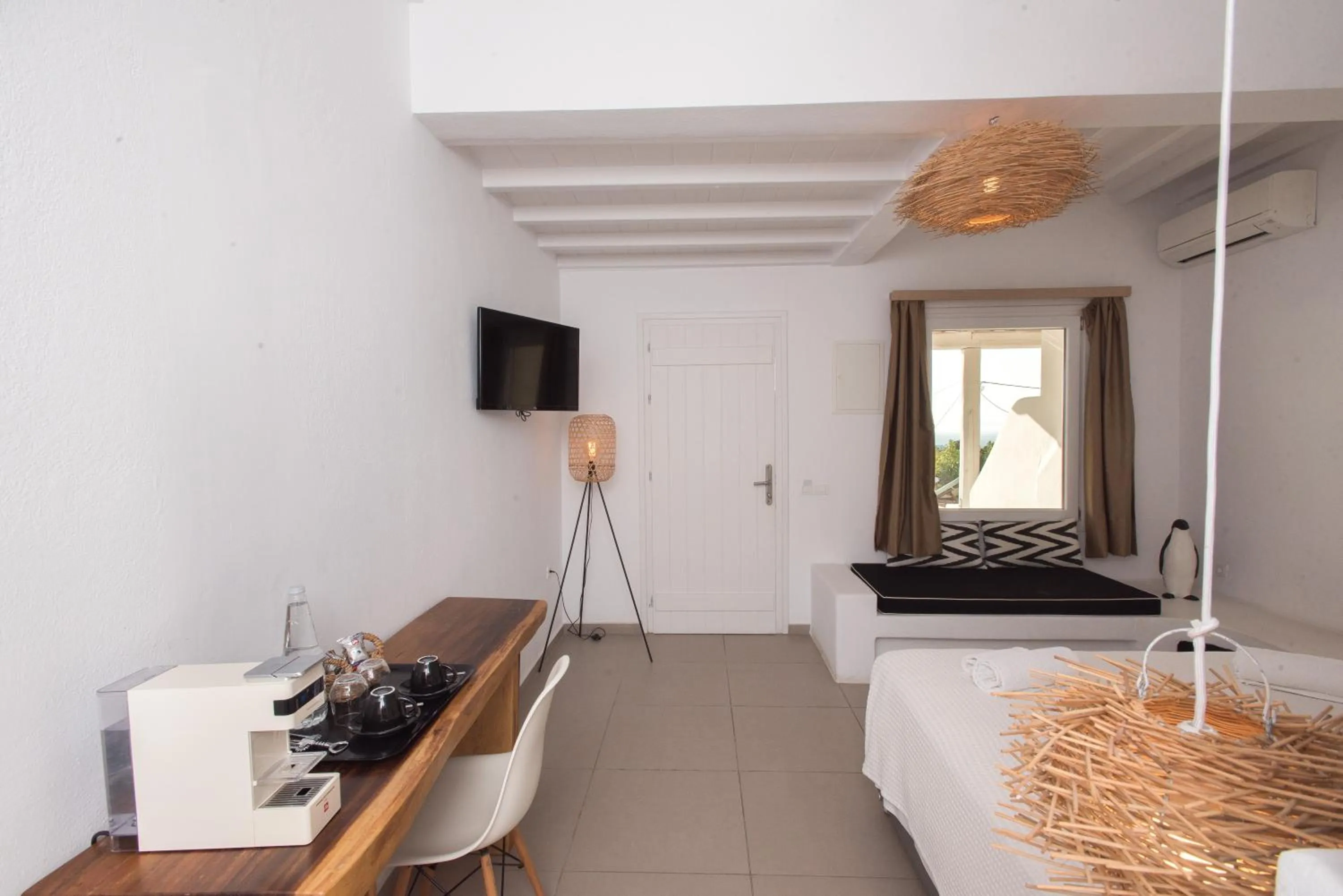 Photo of the whole room in Bellou Suites