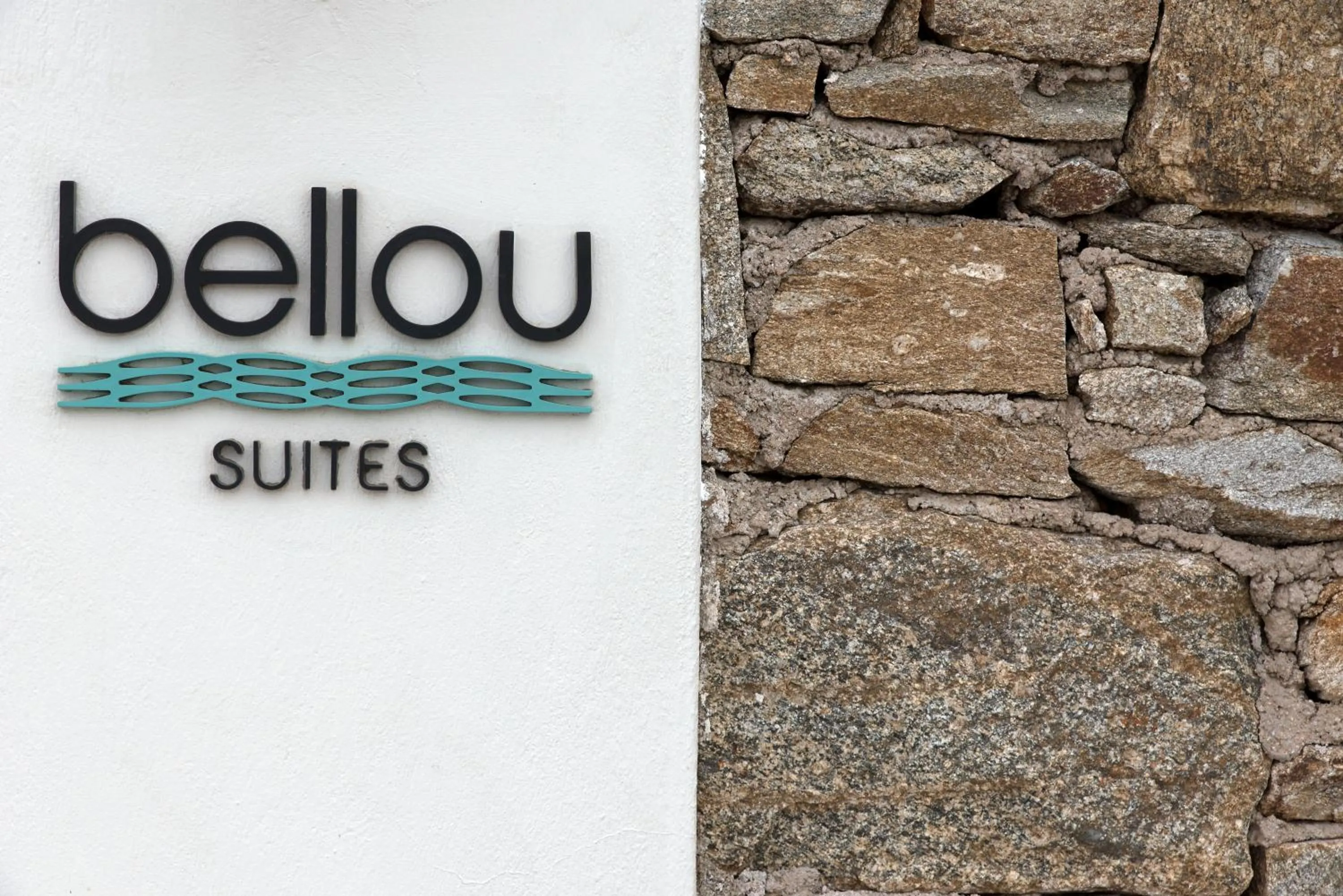 Facade/entrance in Bellou Suites