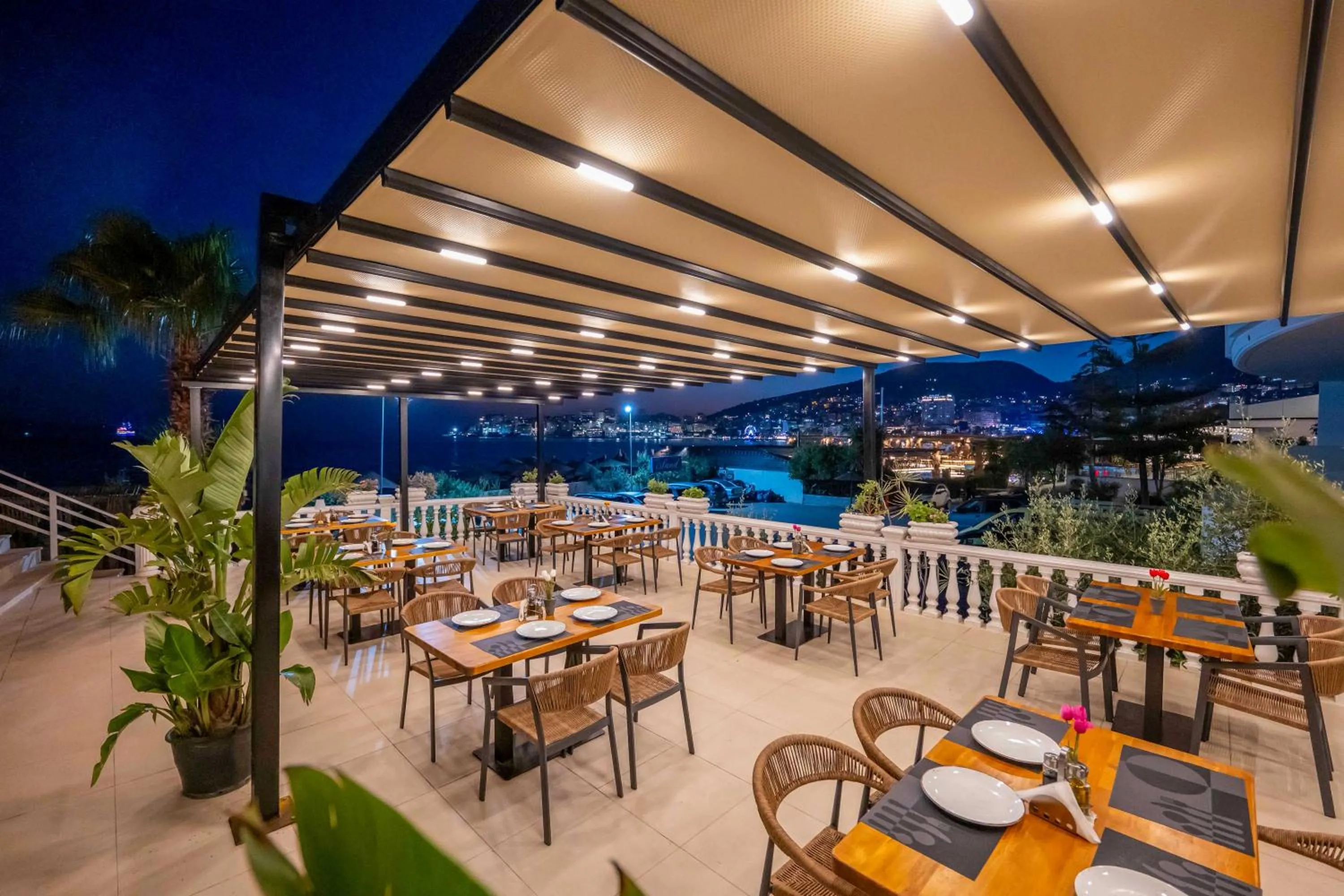 Restaurant/places to eat in Hotel Sejko