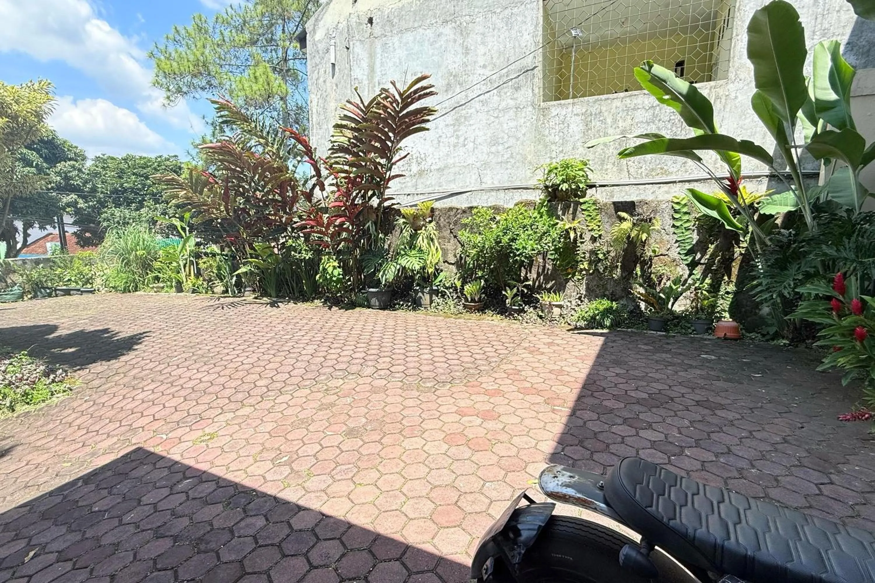 Parking in Hazel House Bandung