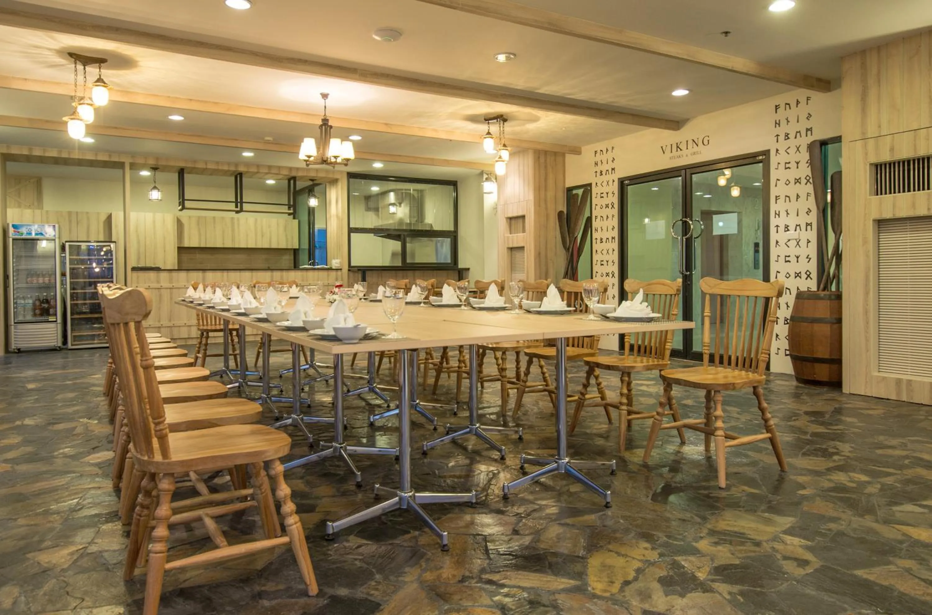 Restaurant/places to eat in Prachuap Grand Hotel