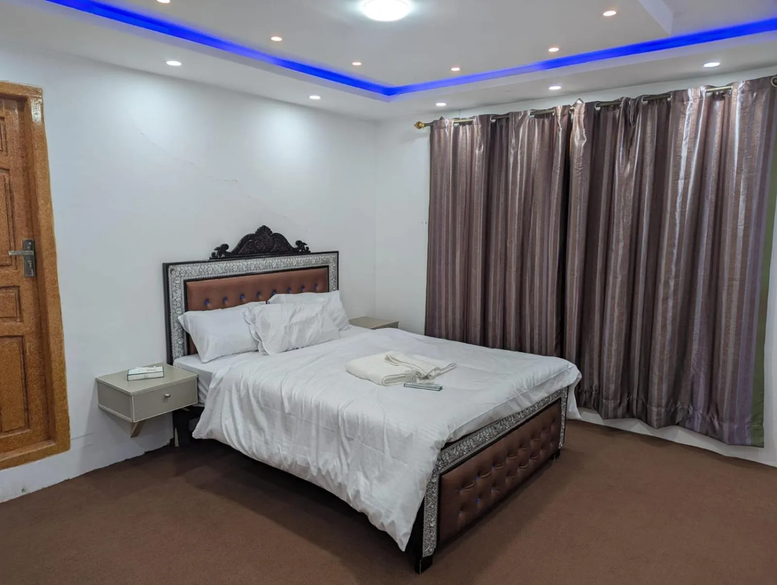 Bed in Comfort Hotel & Huts