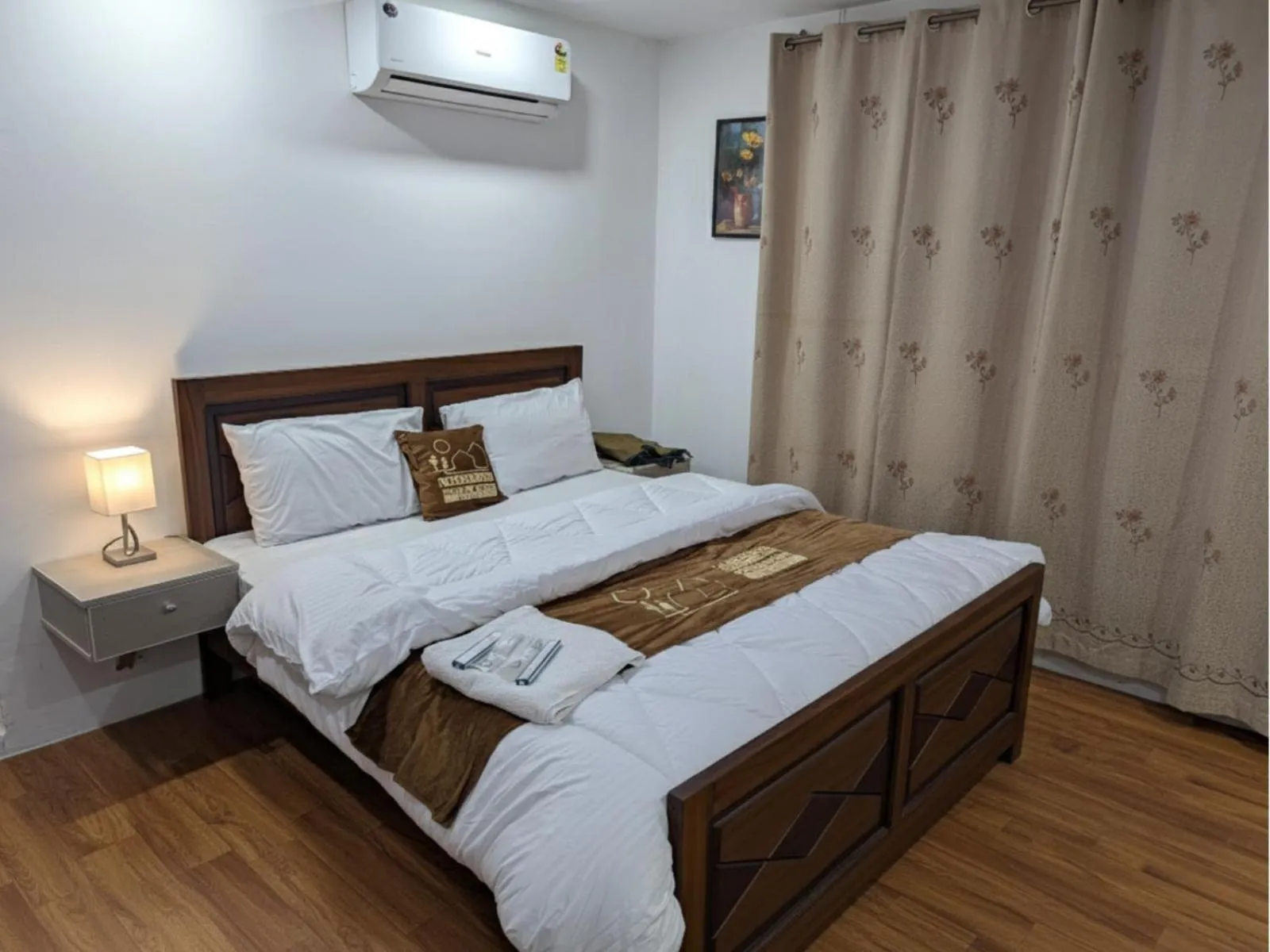 Bed in Comfort Hotel & Huts