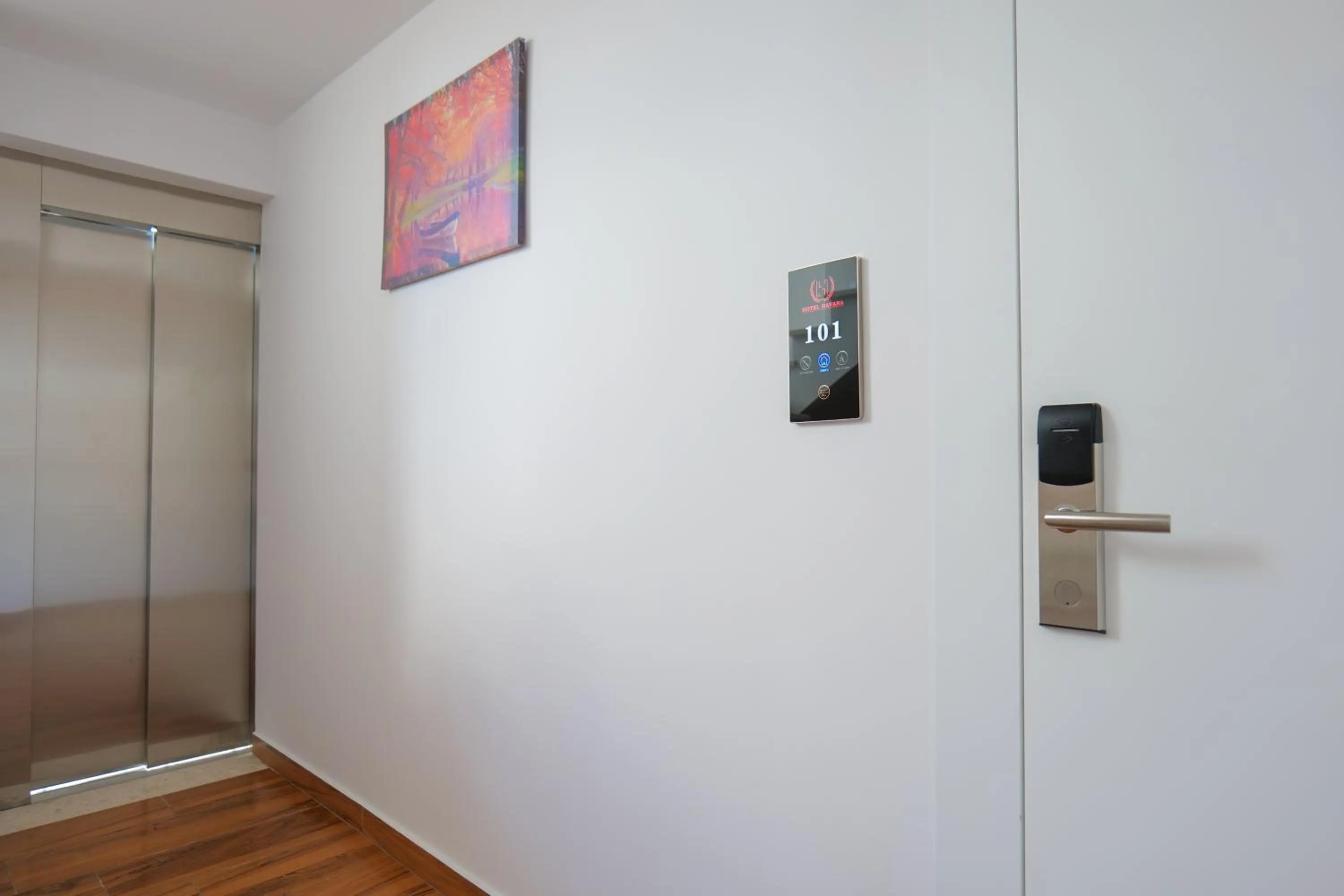 Logo/Certificate/Sign in Hotel Havana