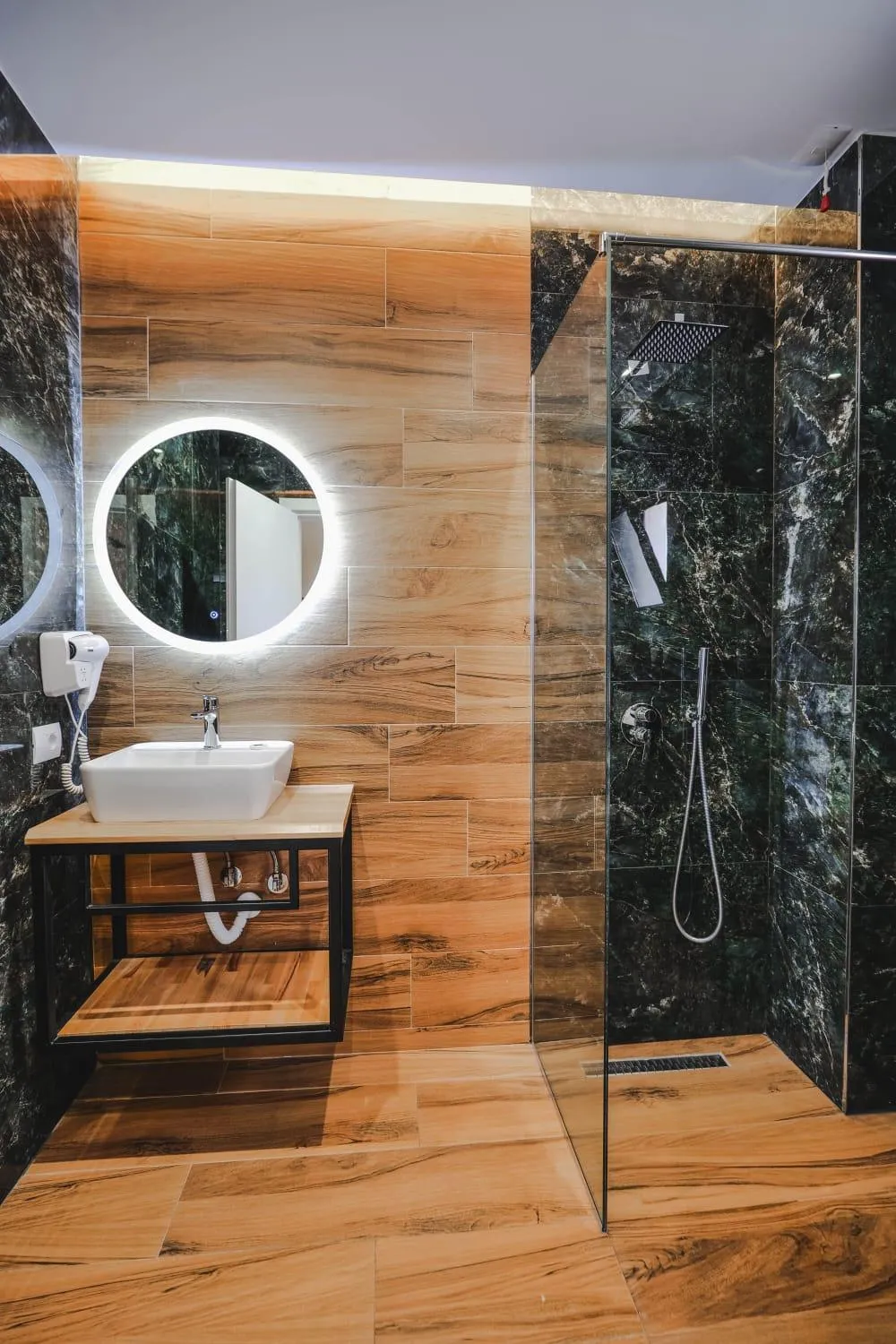 Shower in Hotel Havana