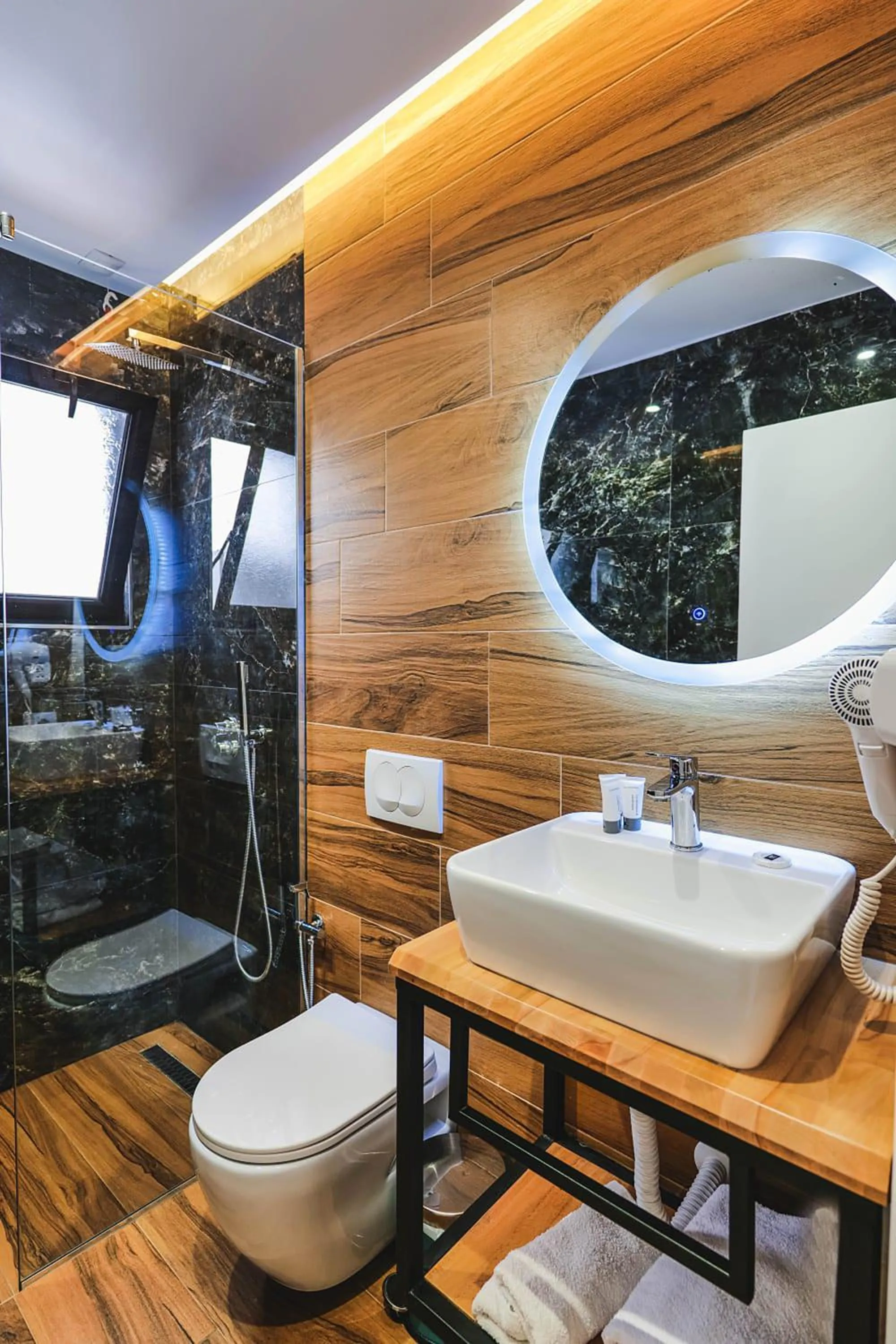 Shower in Hotel Havana