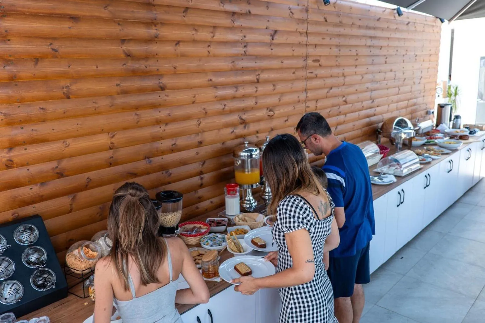 Restaurant/places to eat in Hotel Havana