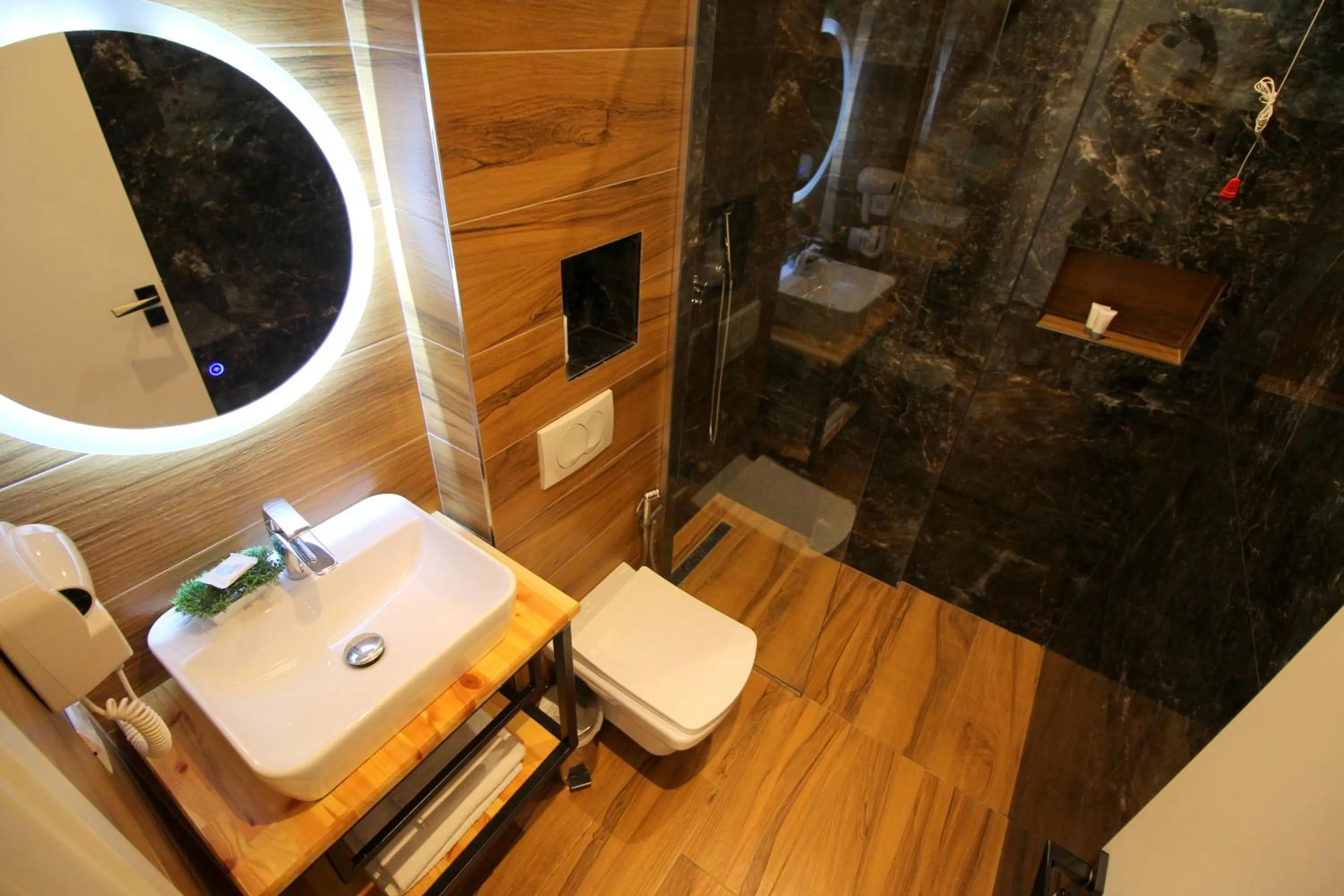 Shower in Hotel Havana