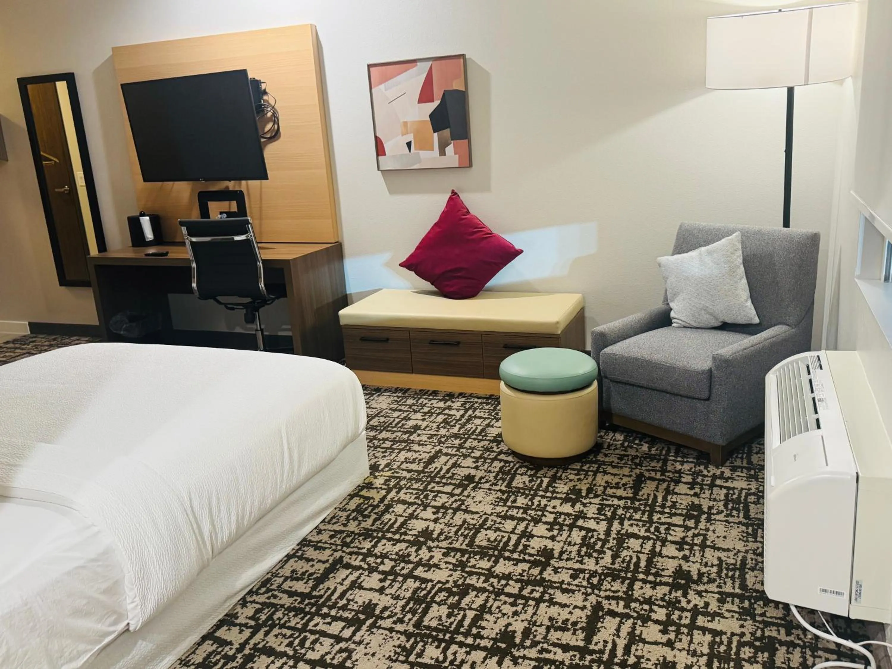 Photo of the whole room, Bed in Best Western Plus Pearland/Houston Medical Center Hotel