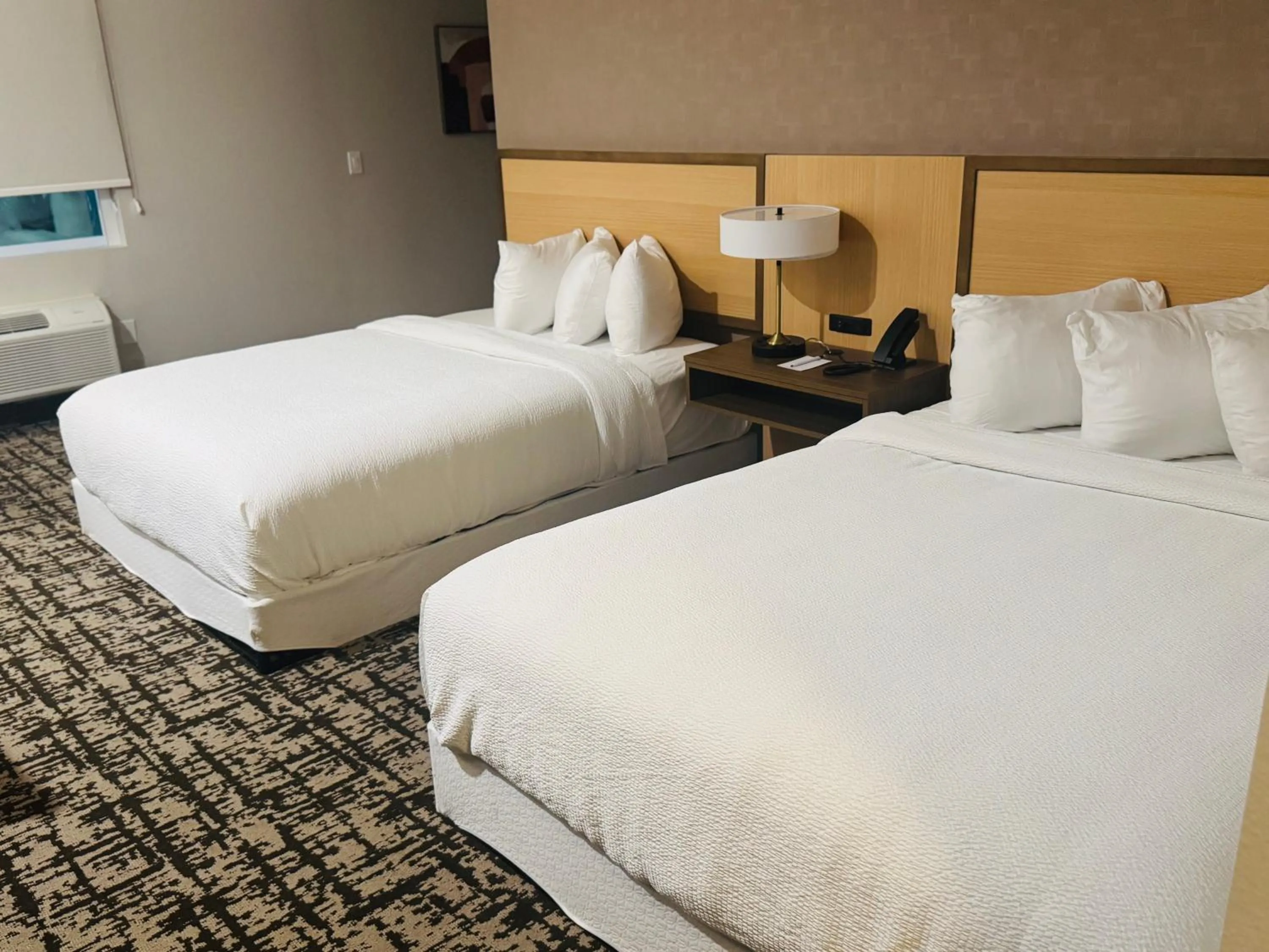 Bedroom, Bed in Best Western Plus Pearland/Houston Medical Center Hotel