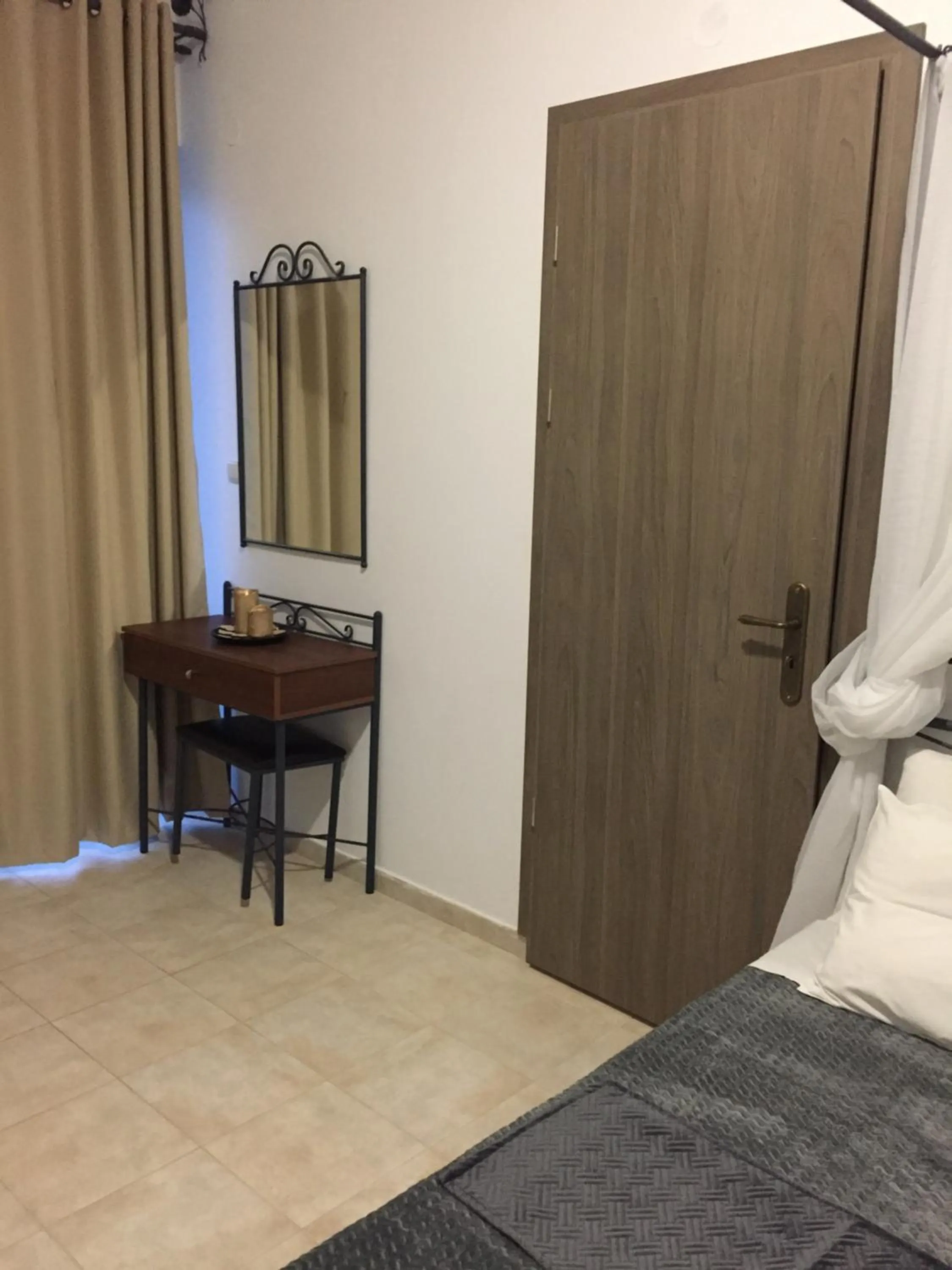 Anastasia Studios, Apartments & Suites