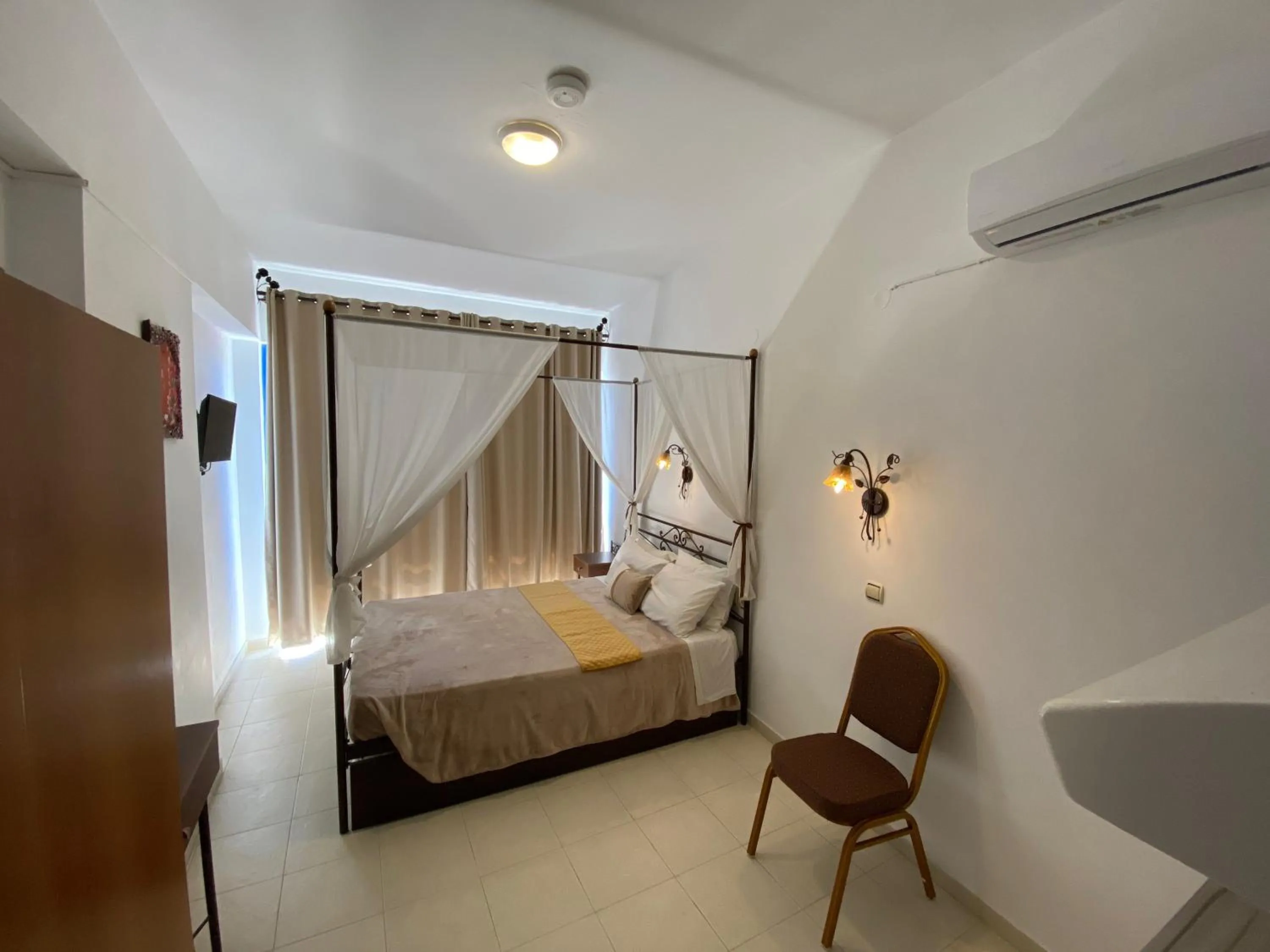 Anastasia Studios, Apartments & Suites