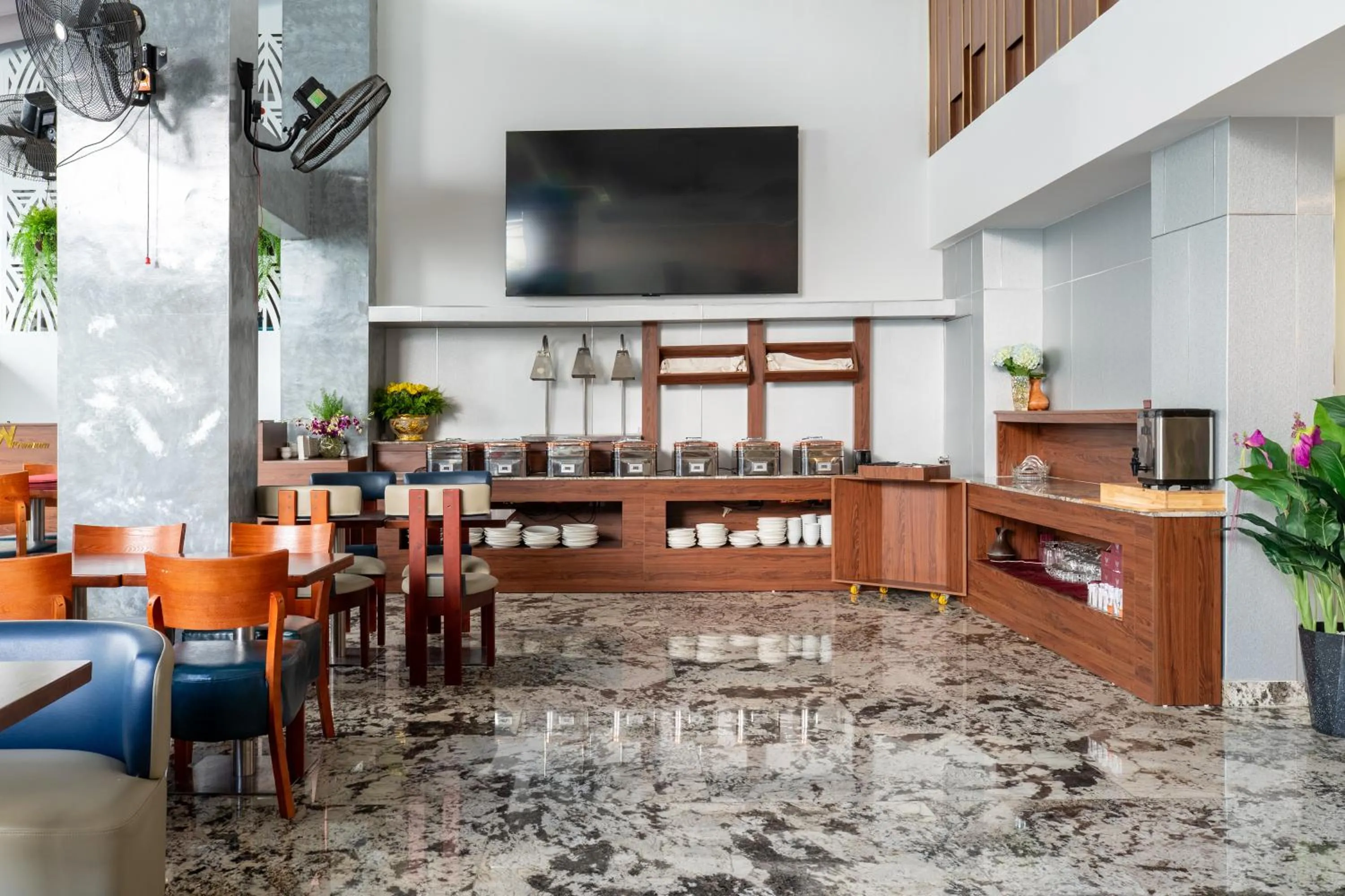 Restaurant/places to eat in W Premium Nha Trang