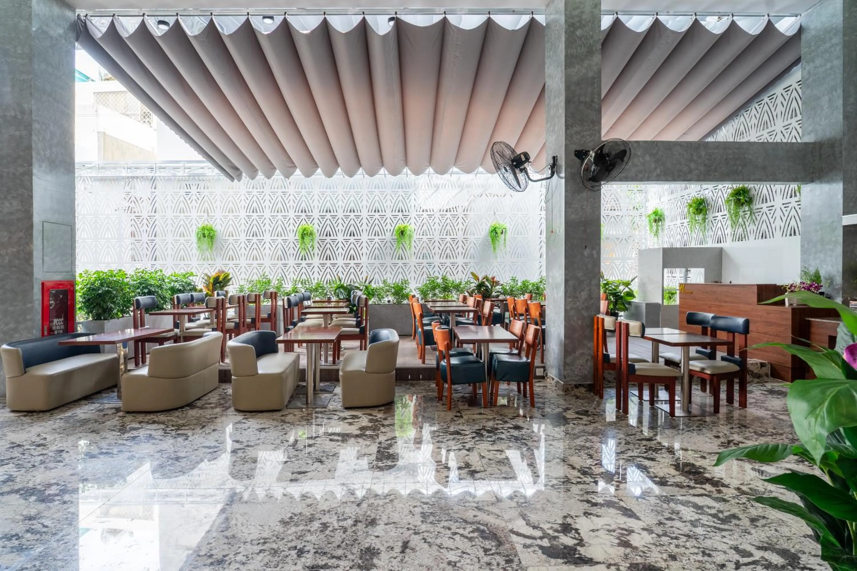 Restaurant/places to eat in W Premium Nha Trang