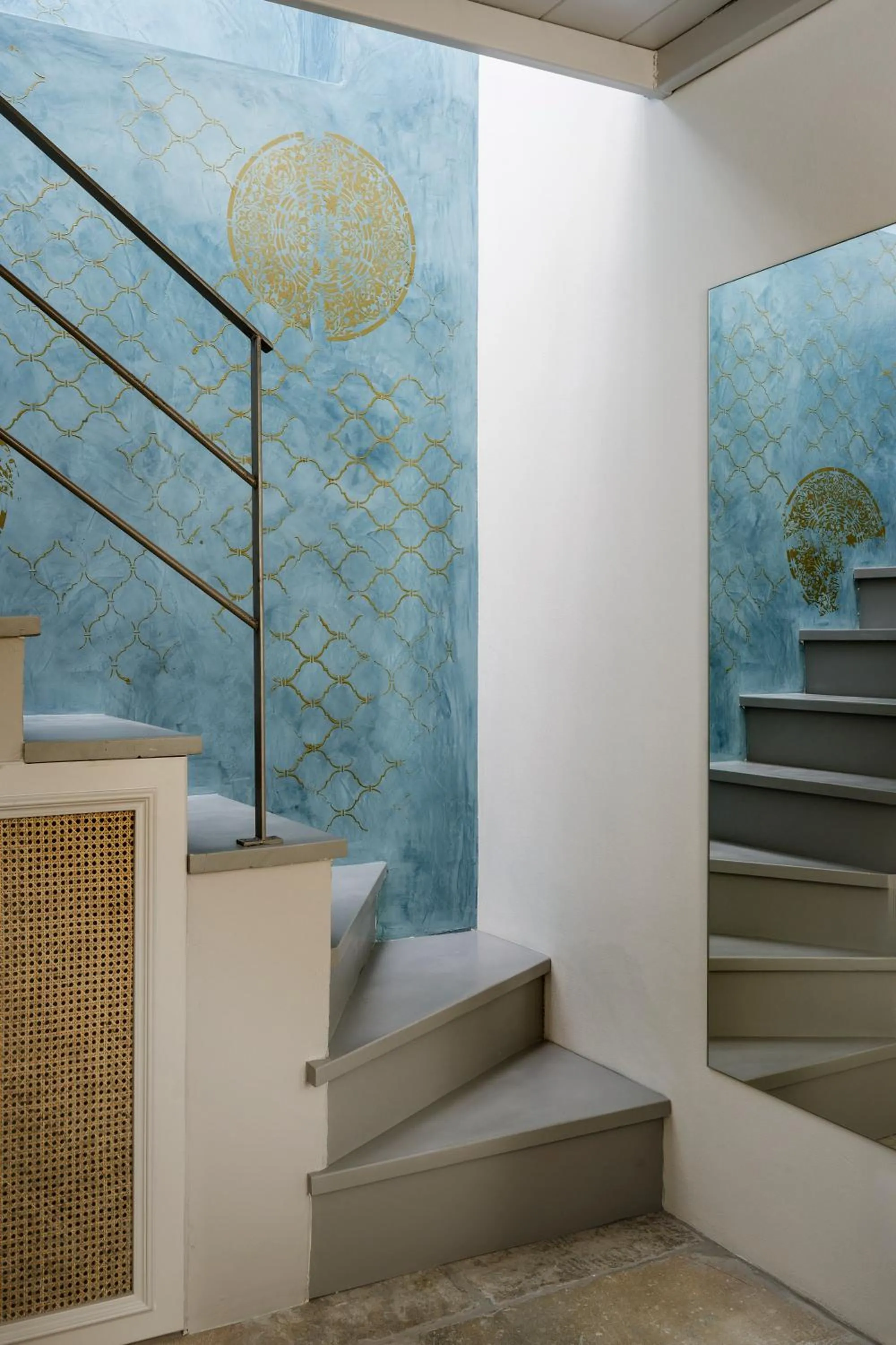 acessibility in Alma Syros