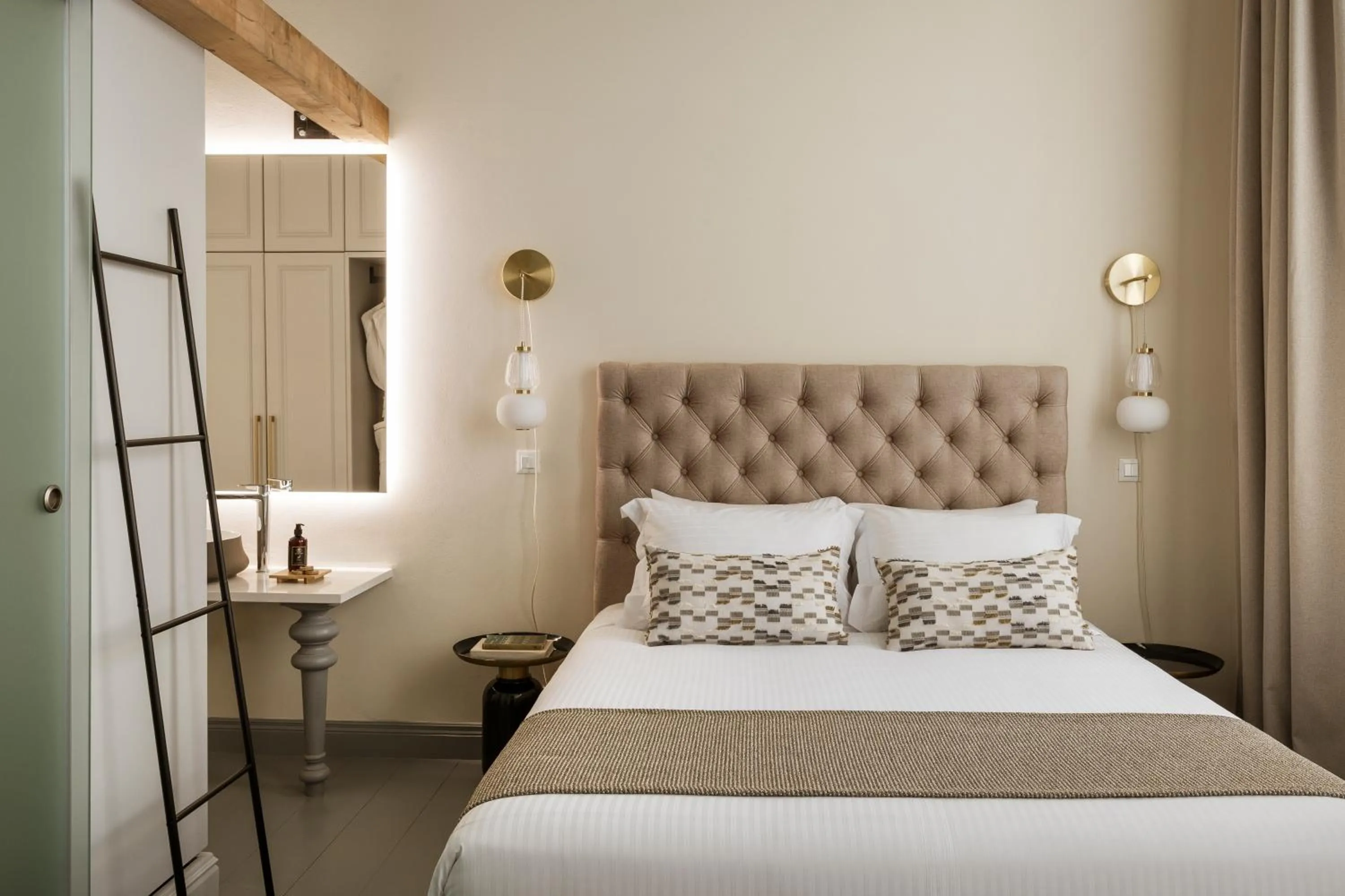 Bathroom, Bed in Alma Syros