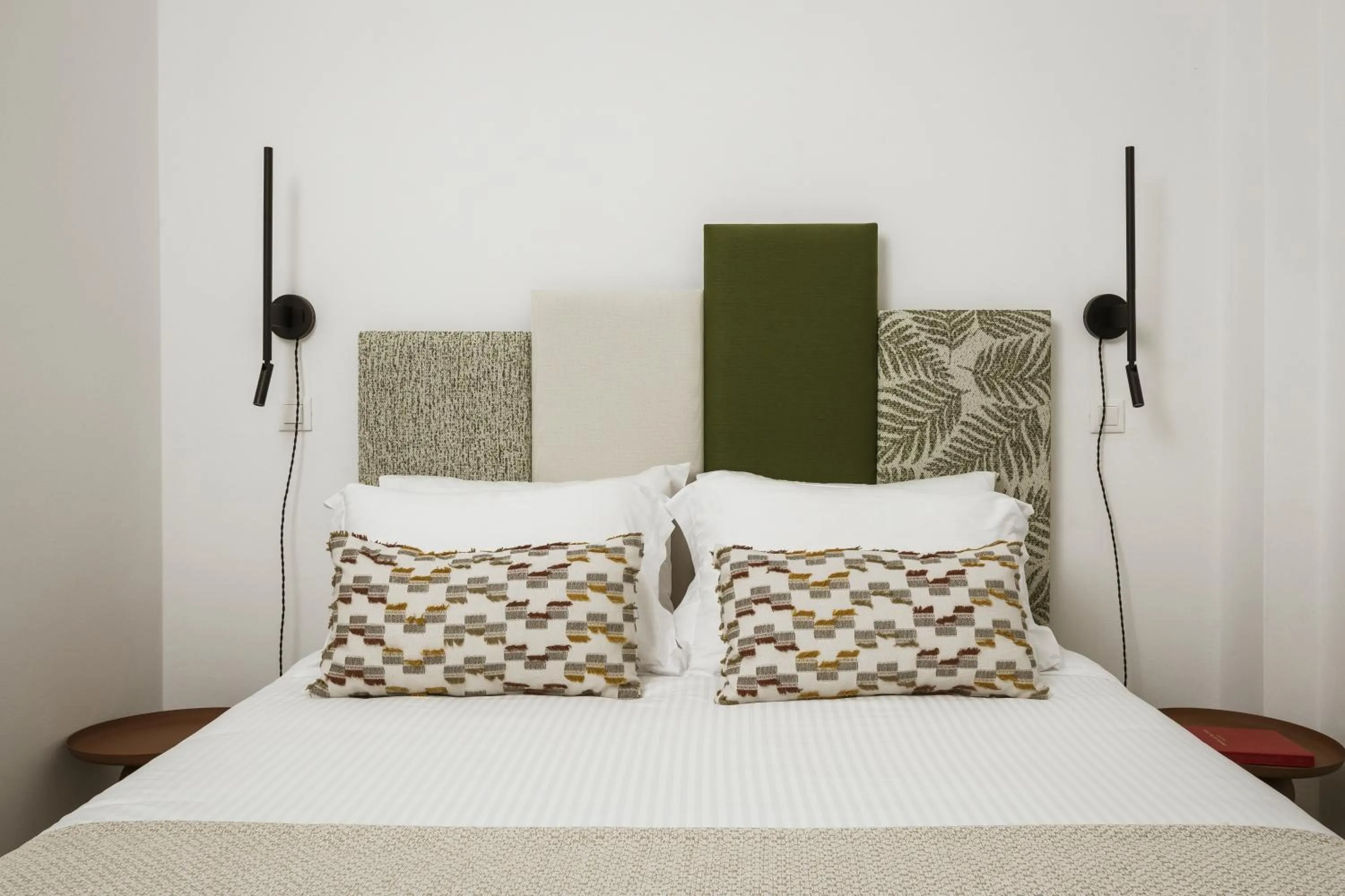 Bedroom, Bed in Alma Syros