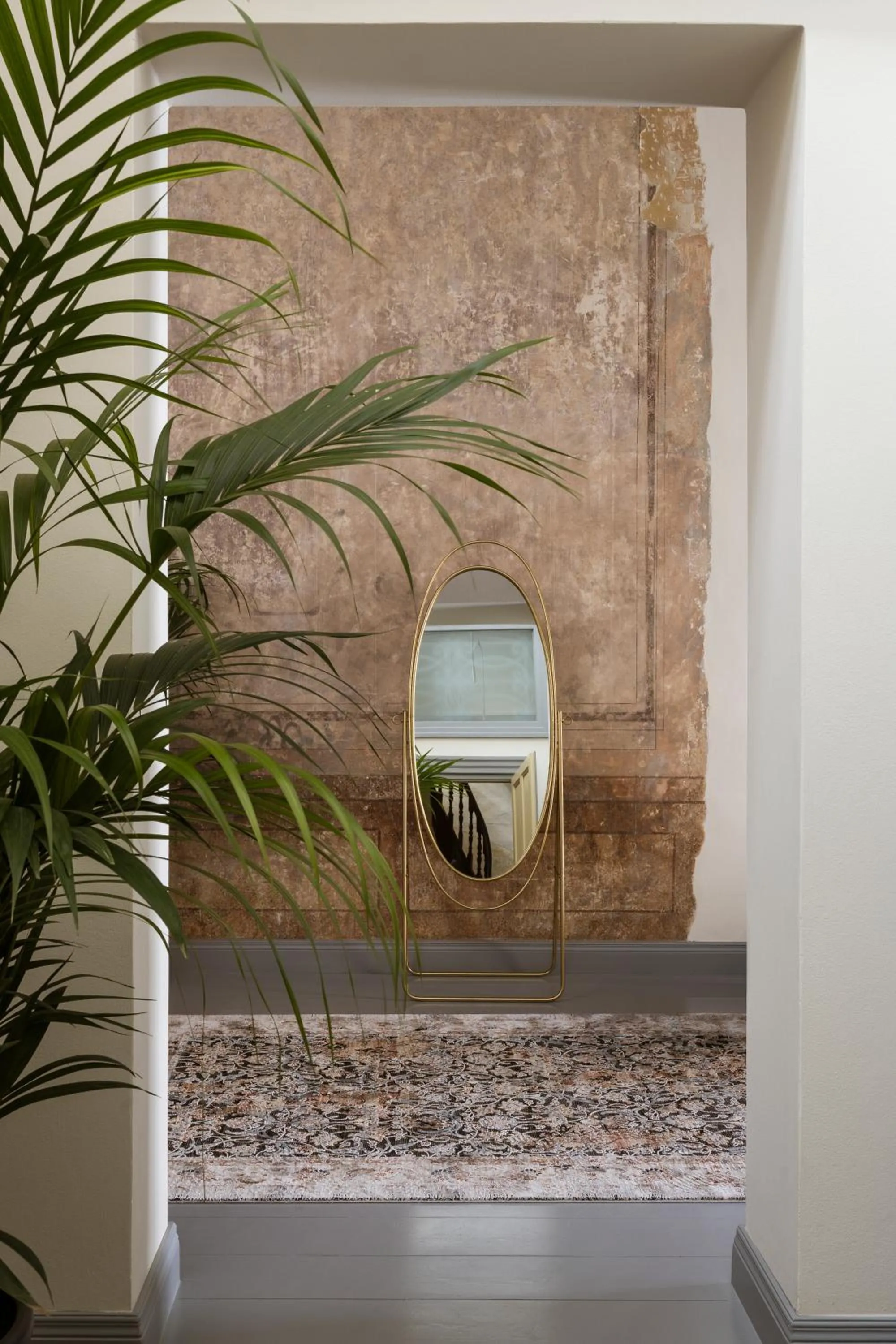 Photo of the whole room in Alma Syros