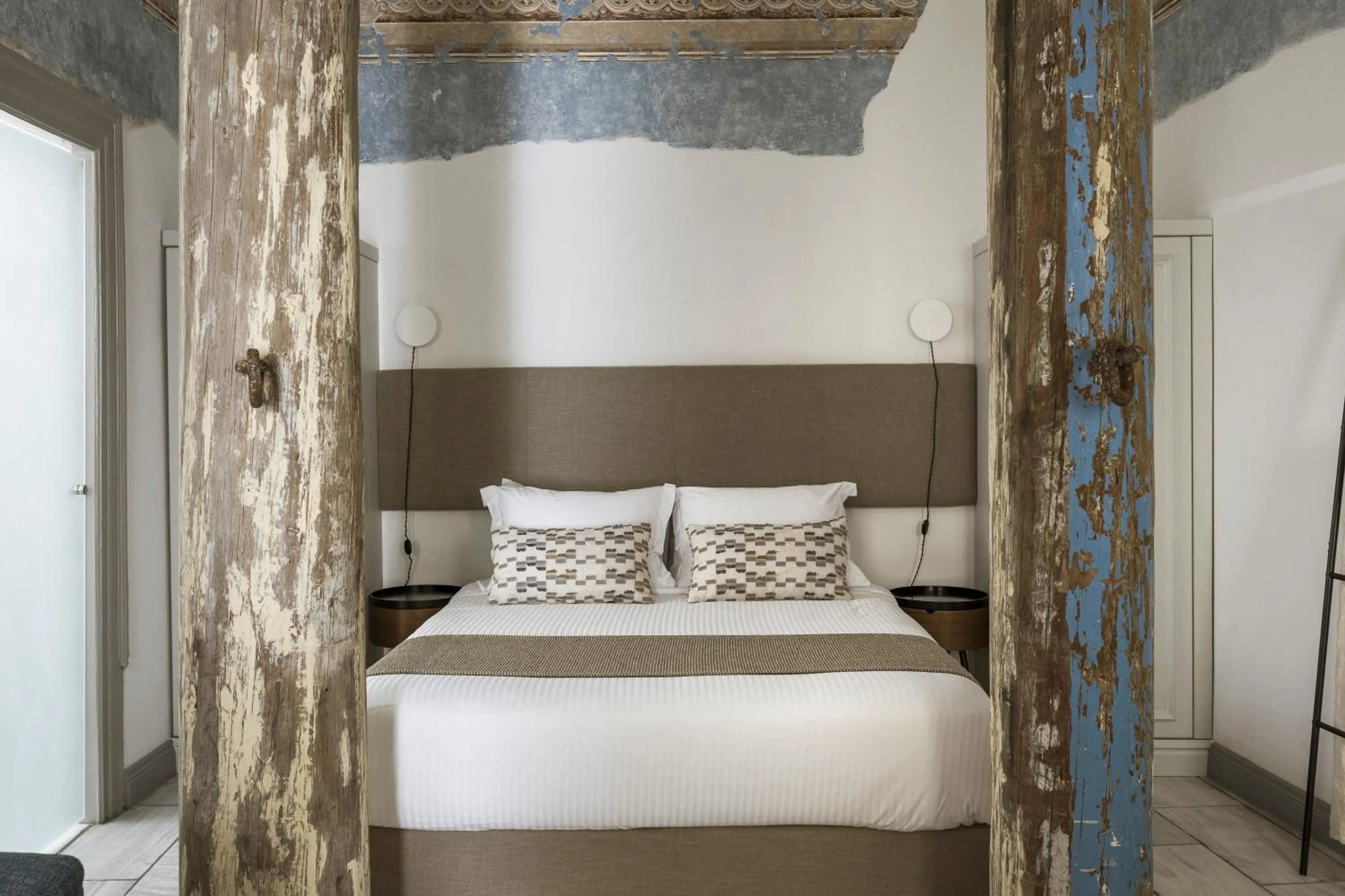 Bed in Alma Syros