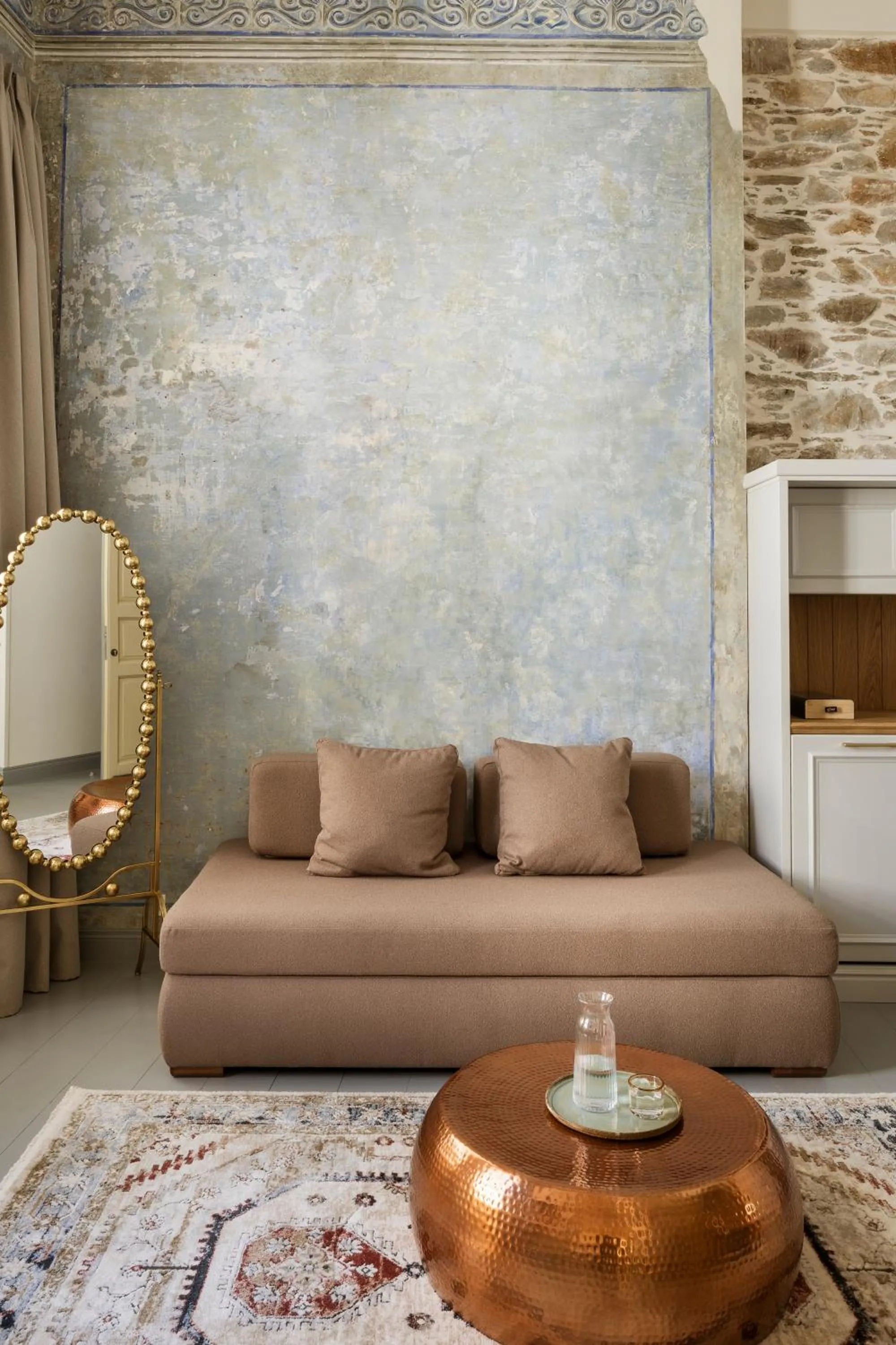 Seating area in Alma Syros