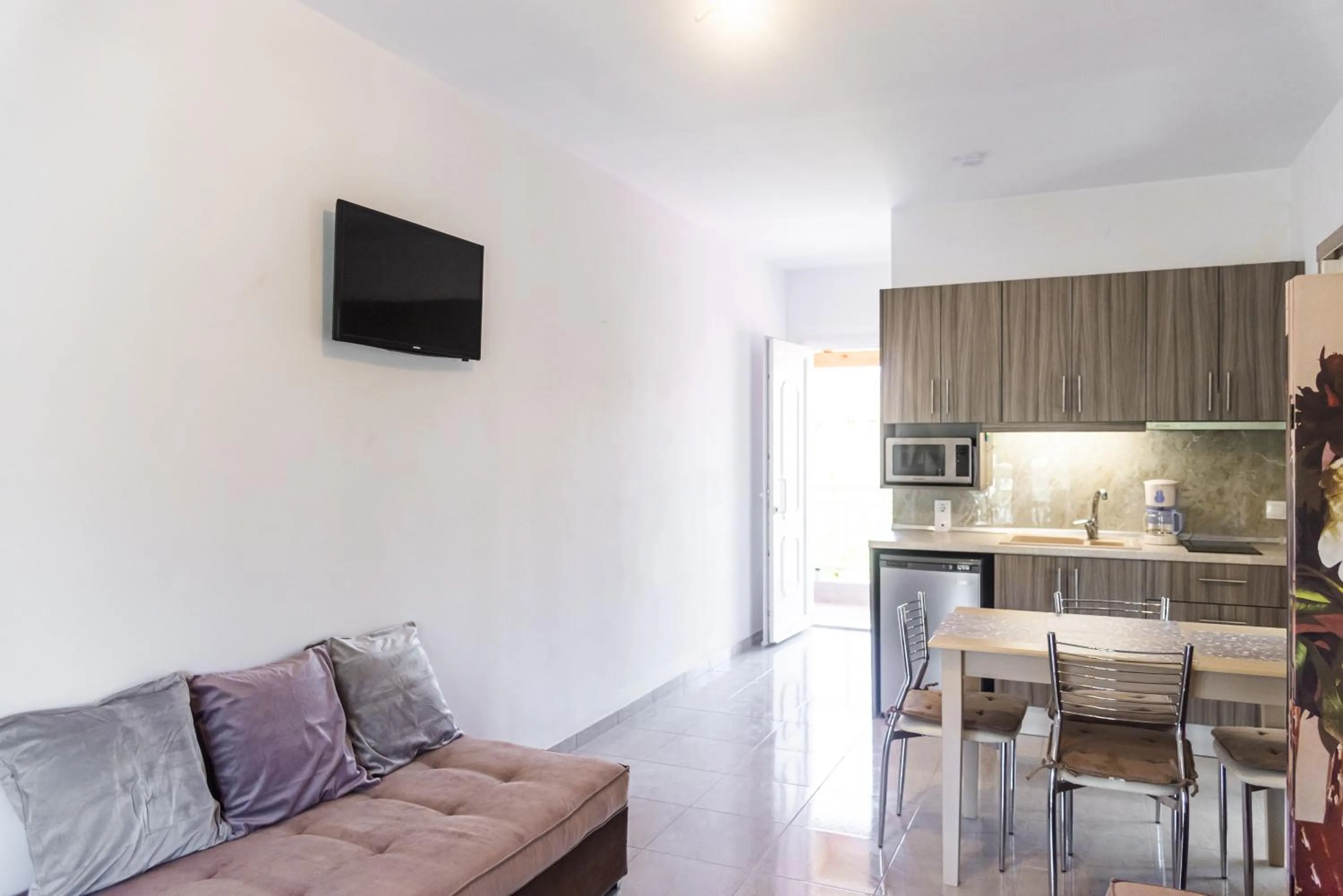 TV and multimedia in Ionian Blue Beach Hotel - Adults Friendly