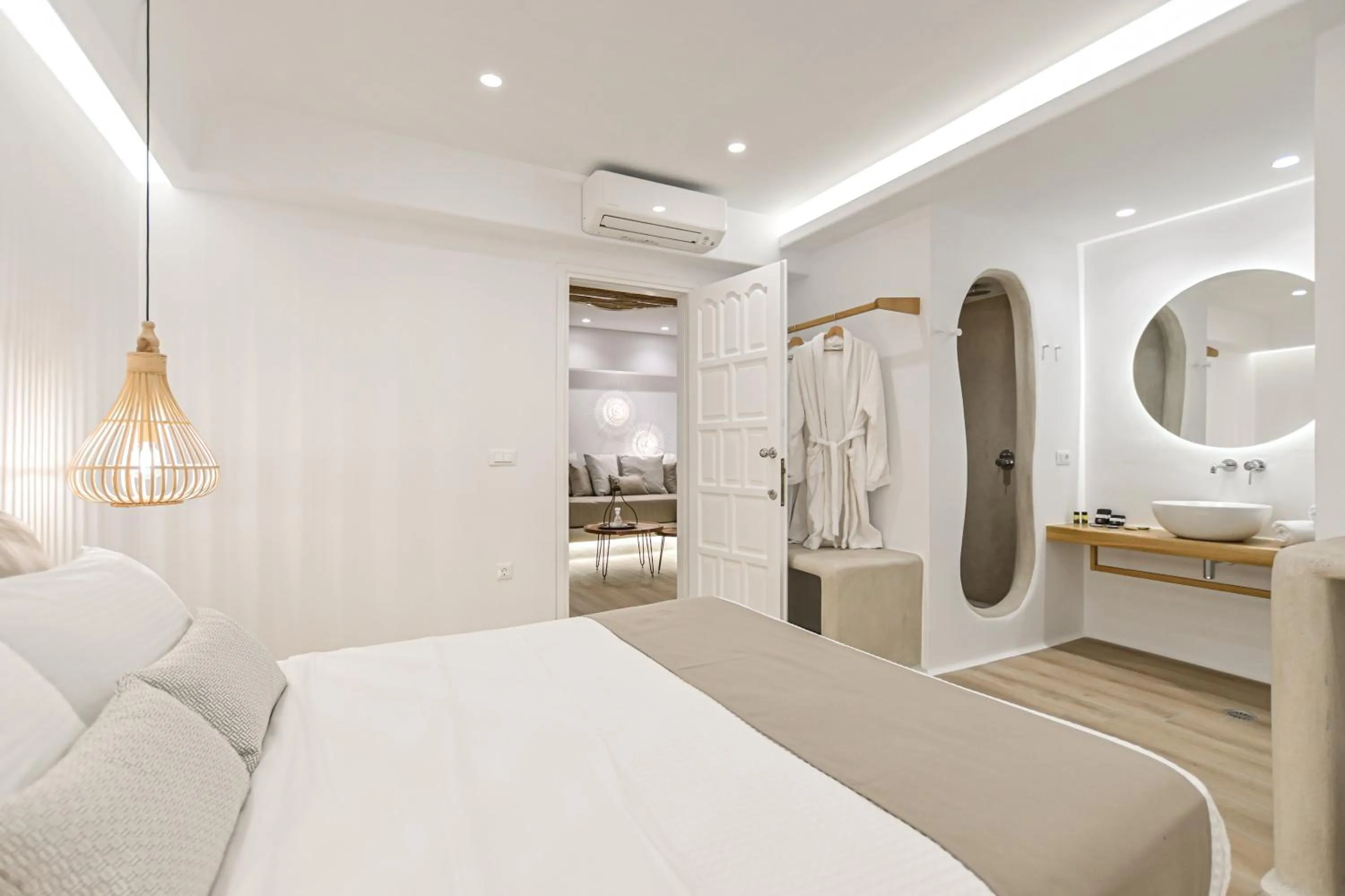 Bed in Villa Adriana Hotel