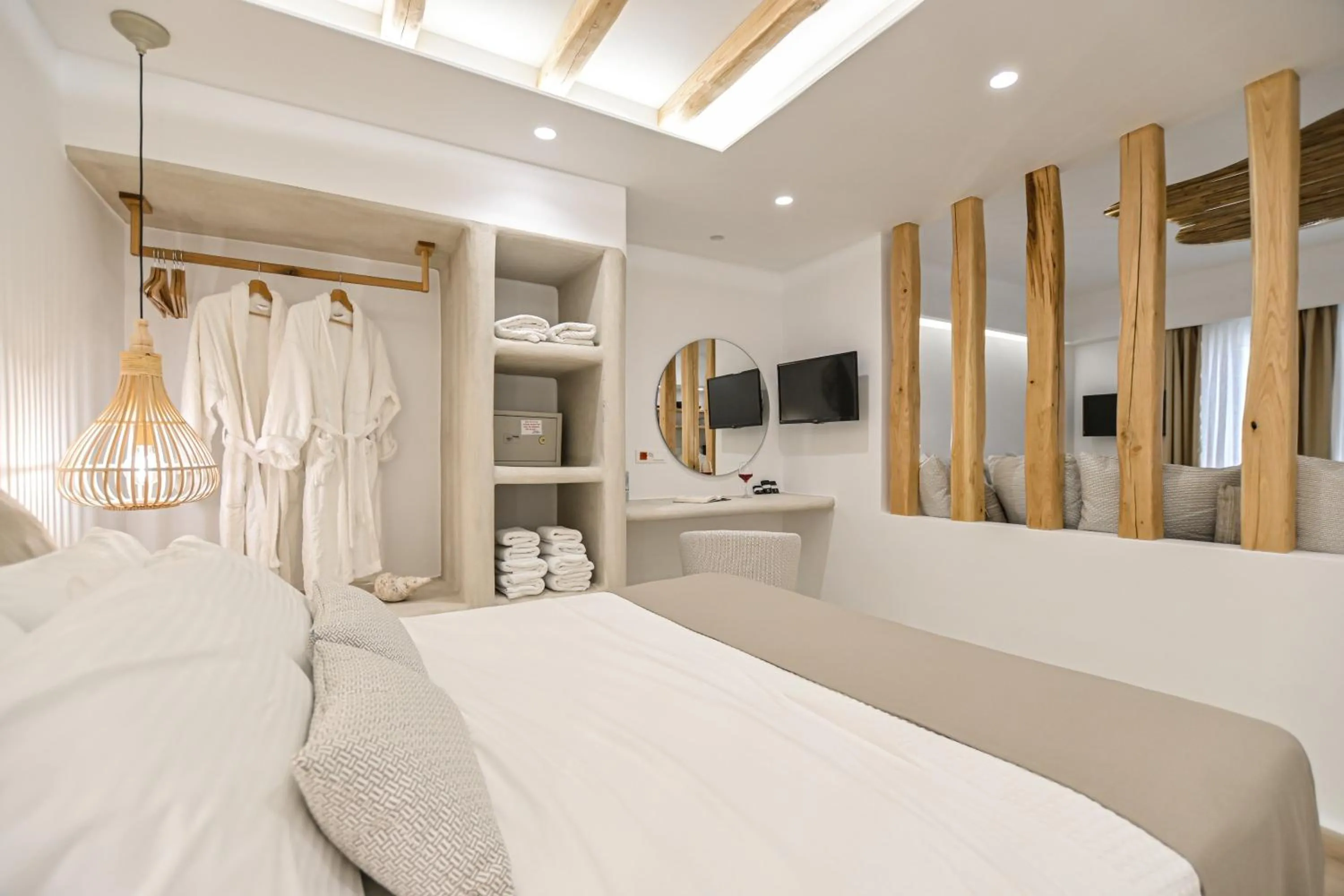 Bed in Villa Adriana Hotel