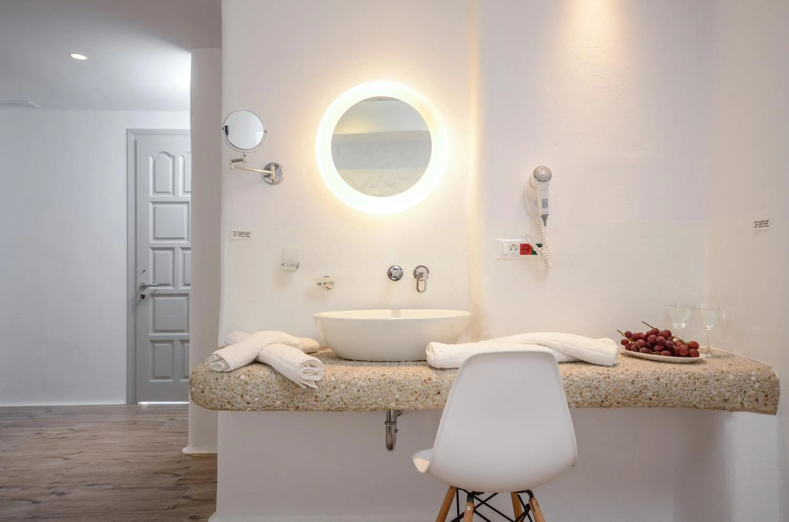 Area and facilities in Villa Adriana Hotel