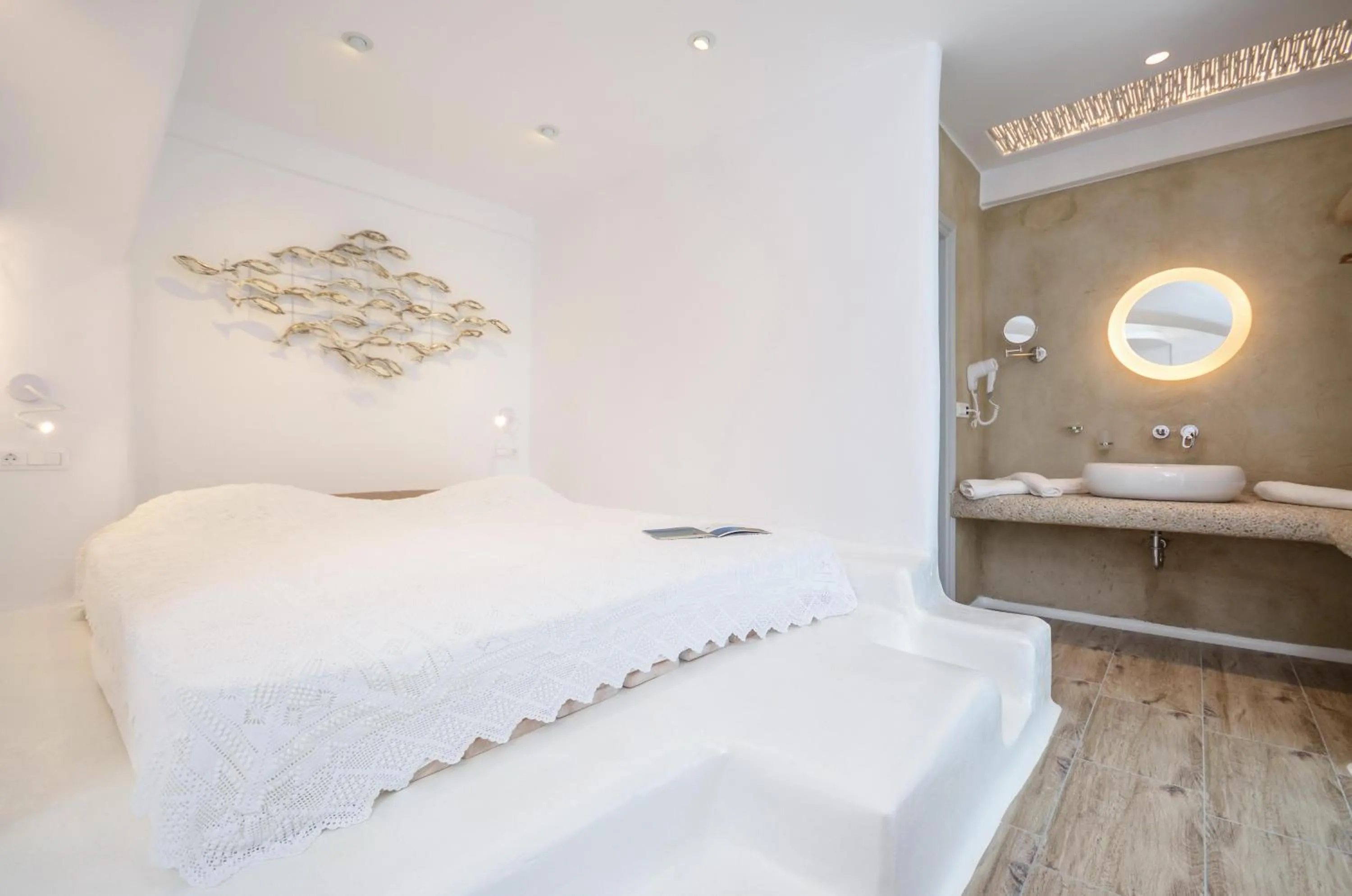 Bedroom, Bed in Villa Adriana Hotel