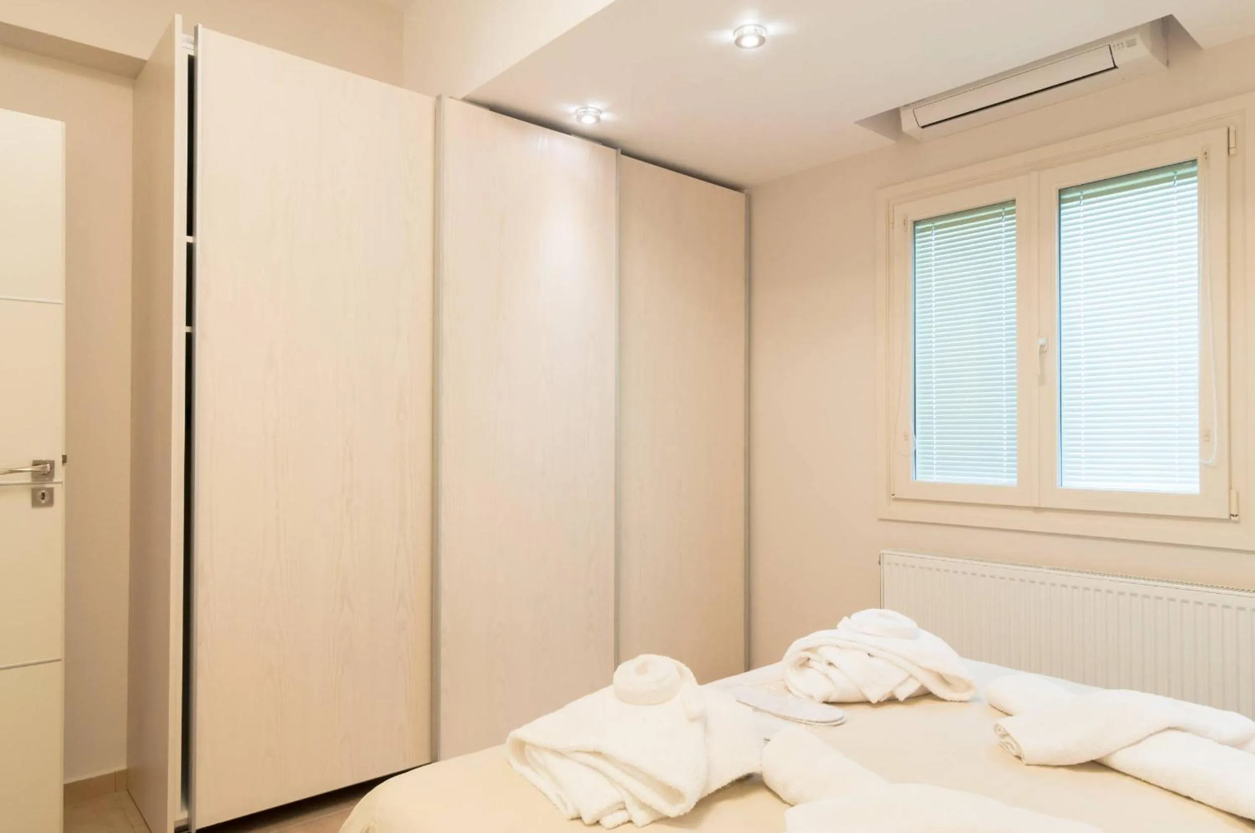 Bed in Villa Adriana Hotel