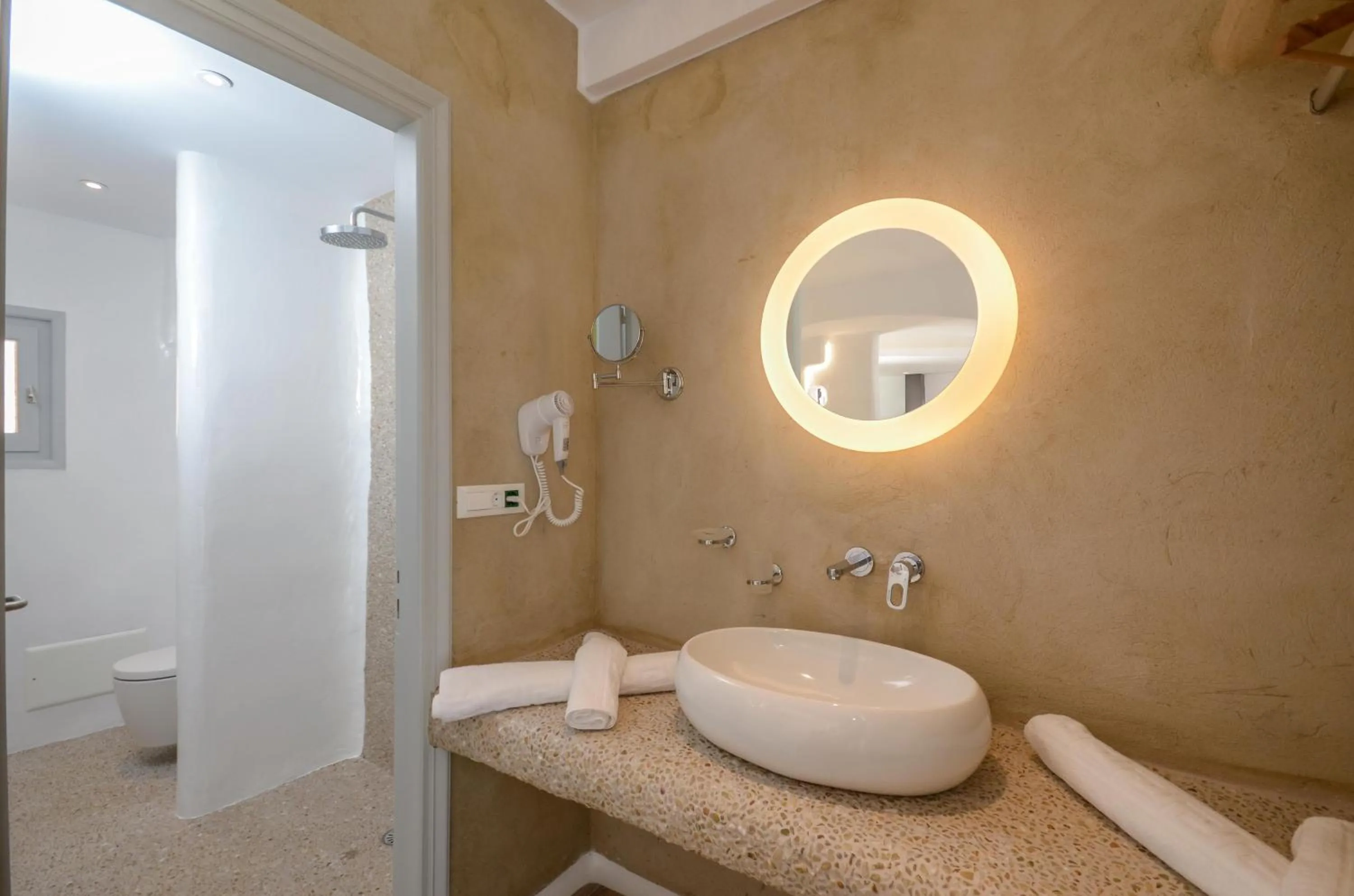 Toilet in Villa Adriana Hotel