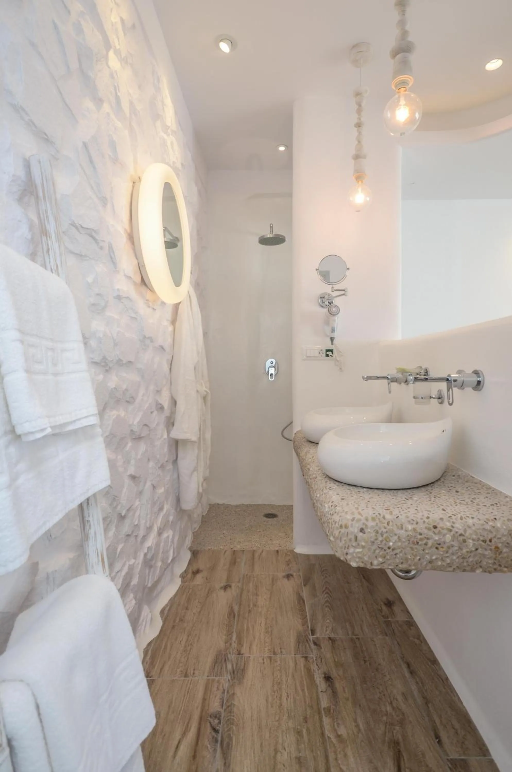 Toilet in Villa Adriana Hotel