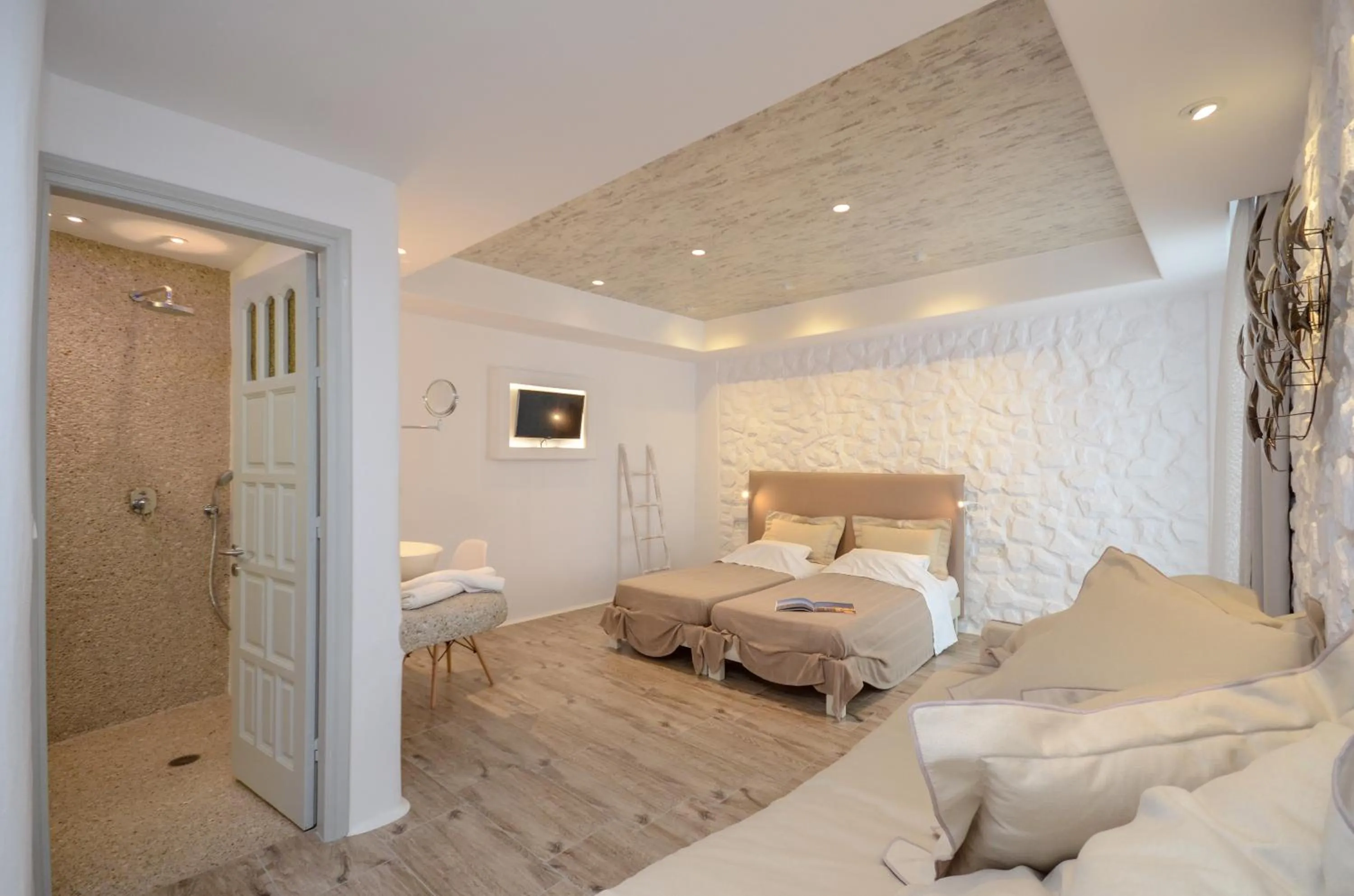 Bedroom, Bed in Villa Adriana Hotel