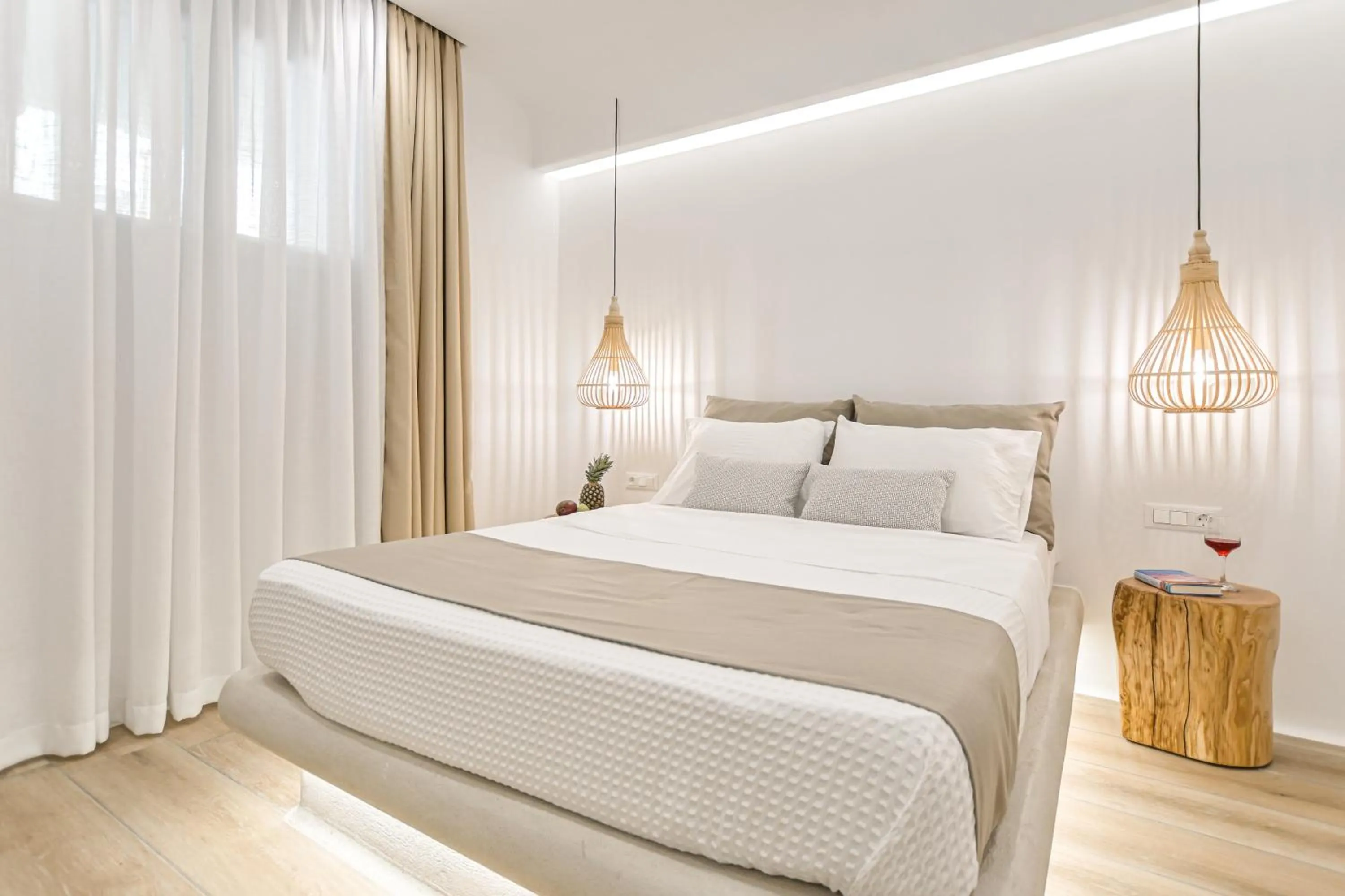 Bed in Villa Adriana Hotel