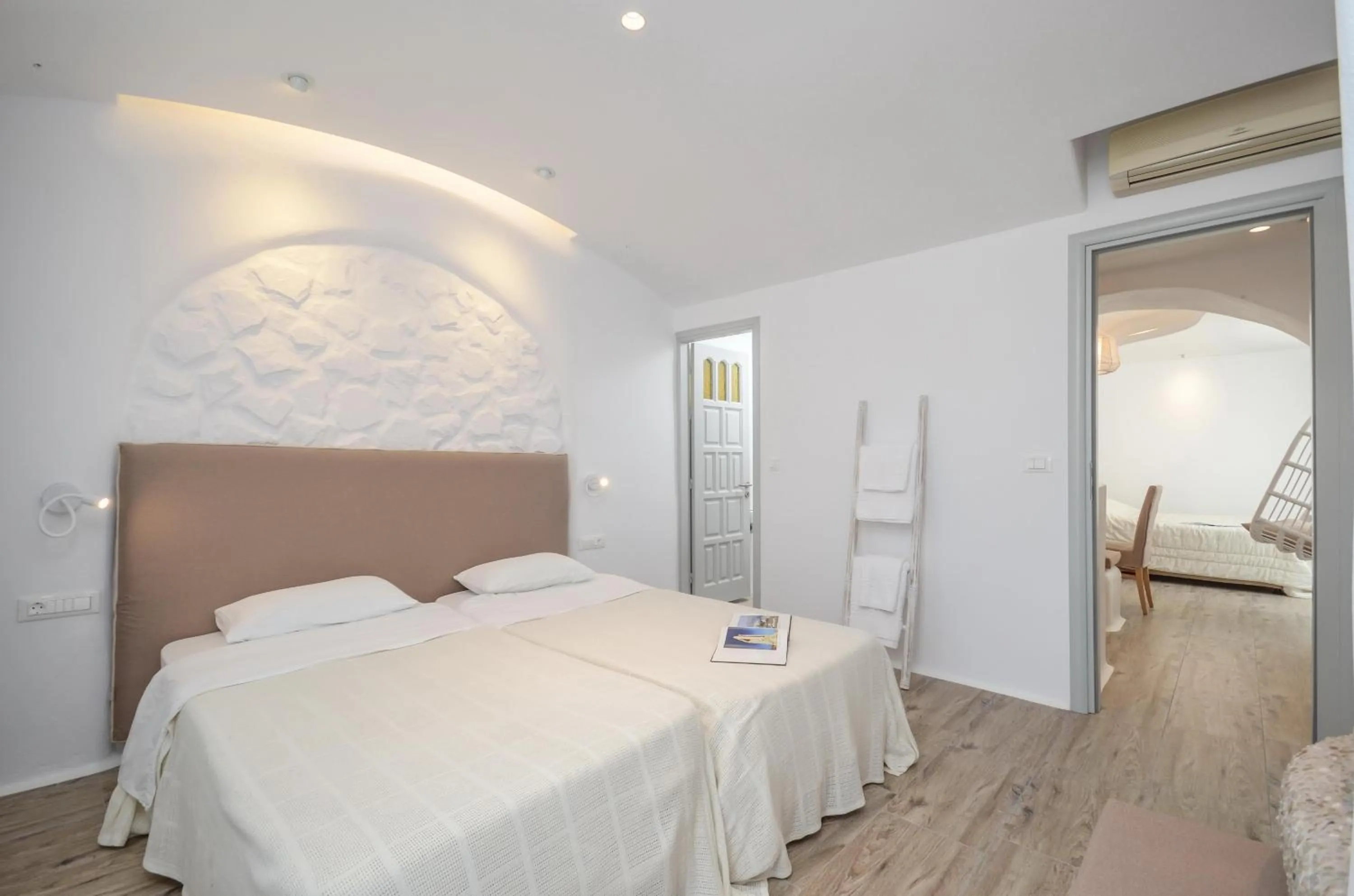 Bedroom, Bed in Villa Adriana Hotel