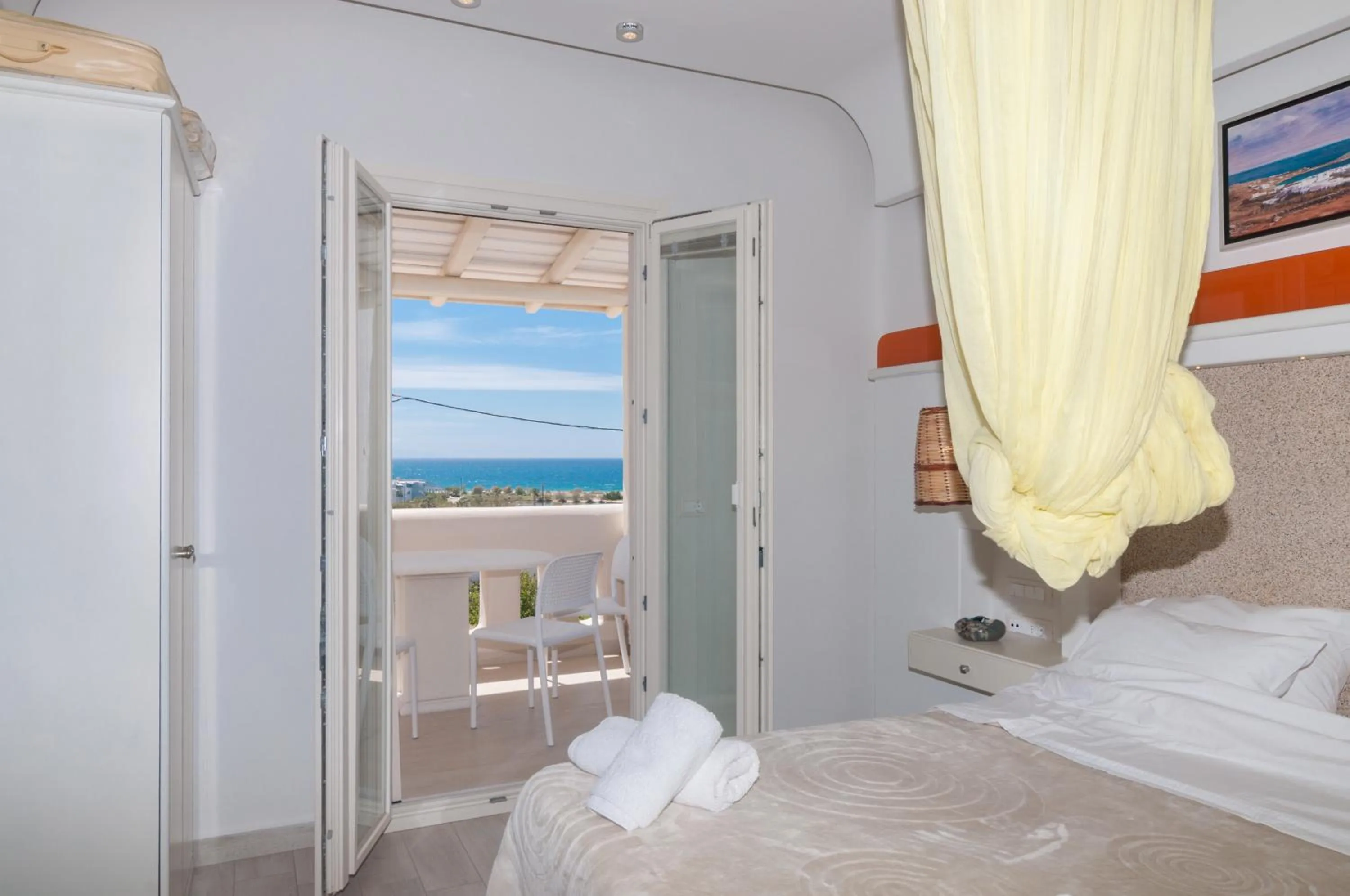 Bed in Villa Adriana Hotel