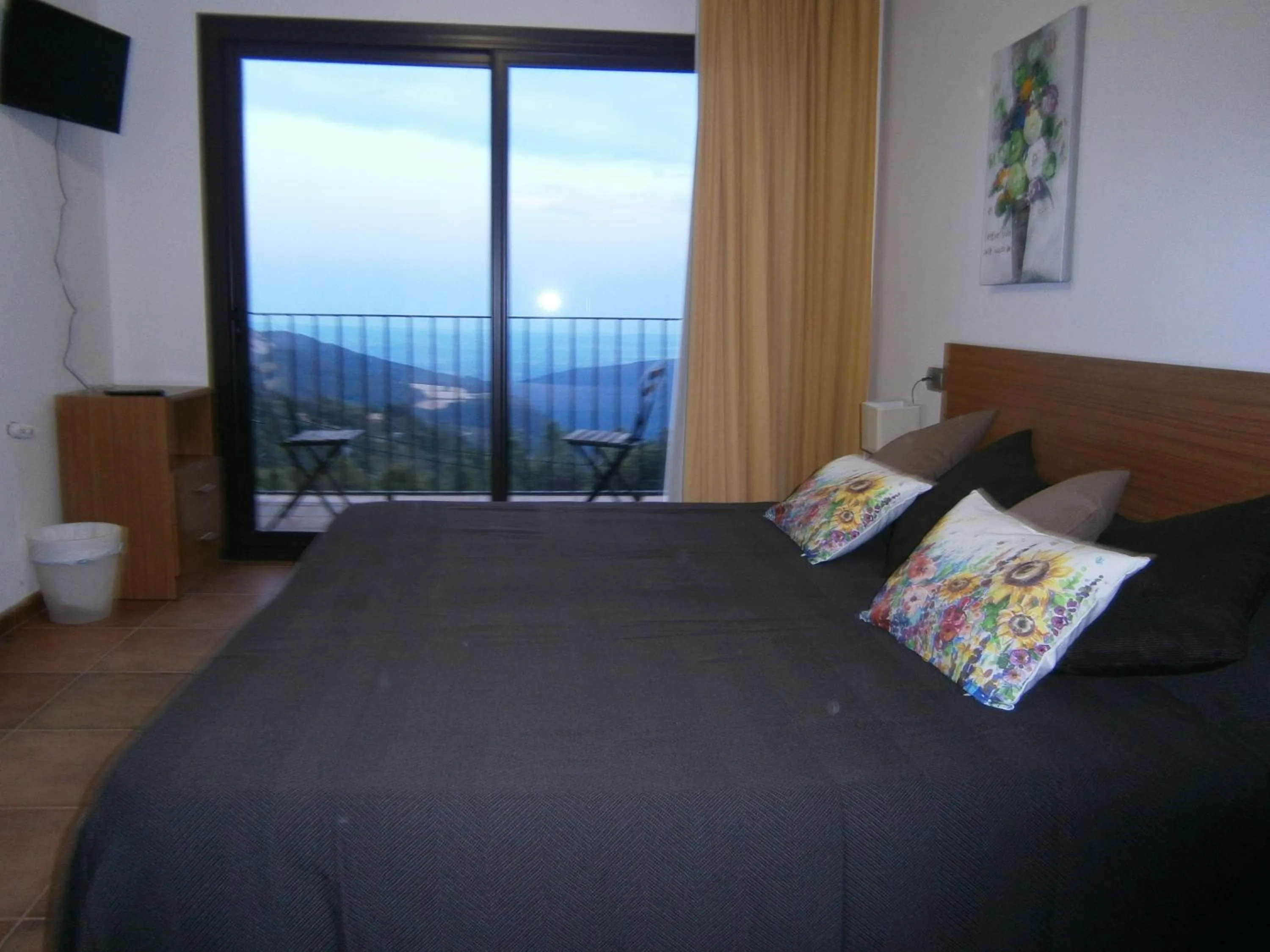 Photo of the whole room, Bed in Cor De Prades