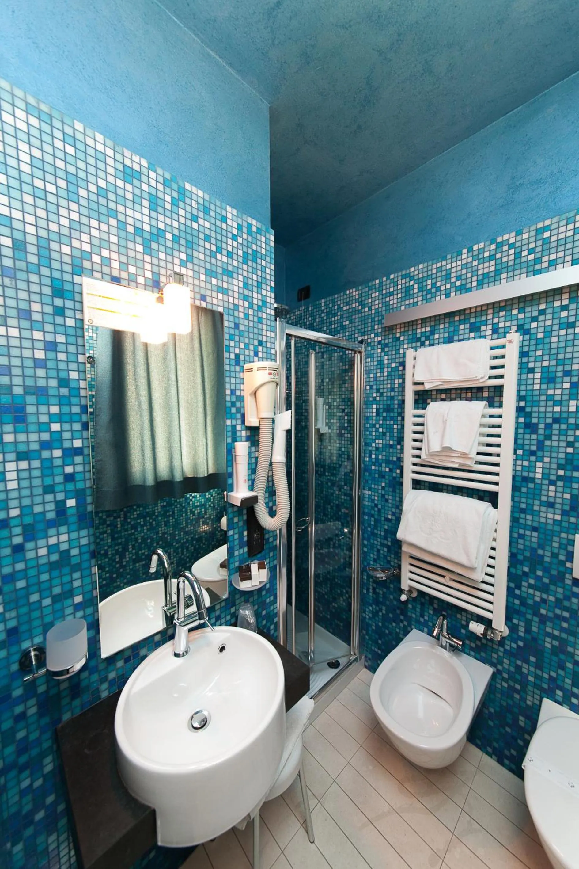 Bathroom in Hotel Aurora