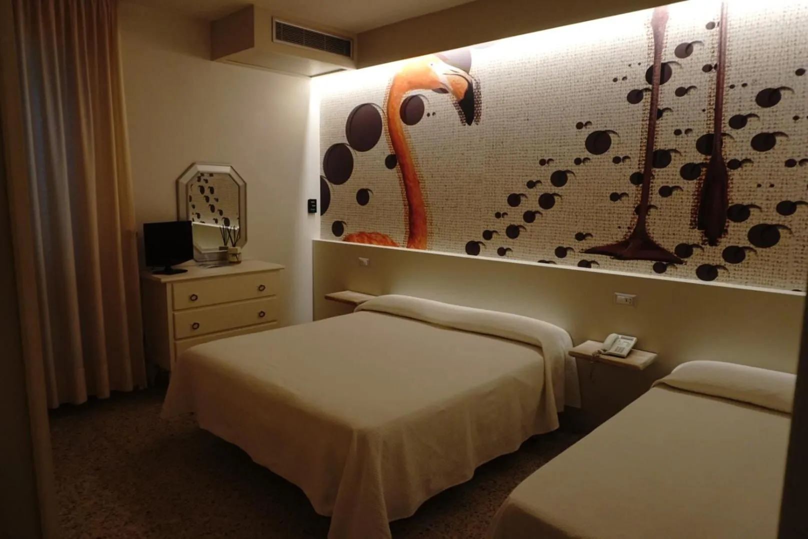 Bedroom, Bed in Hotel Atlantico