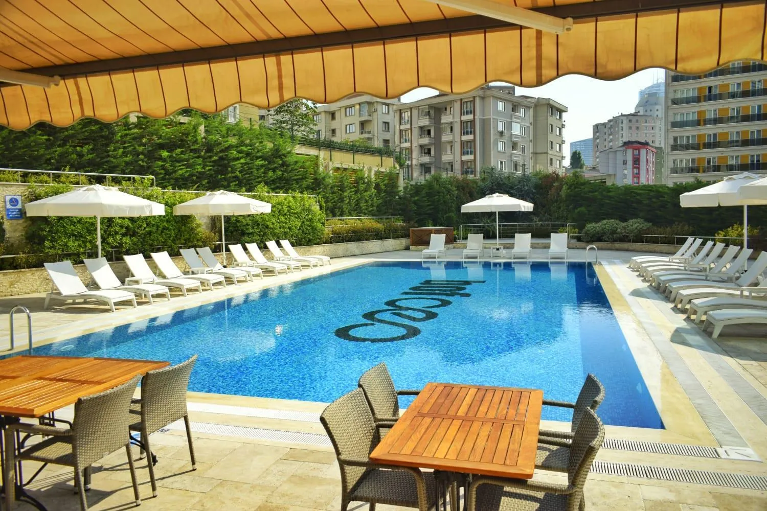 Swimming pool in Bof Hotels Ceo Suites Atasehir